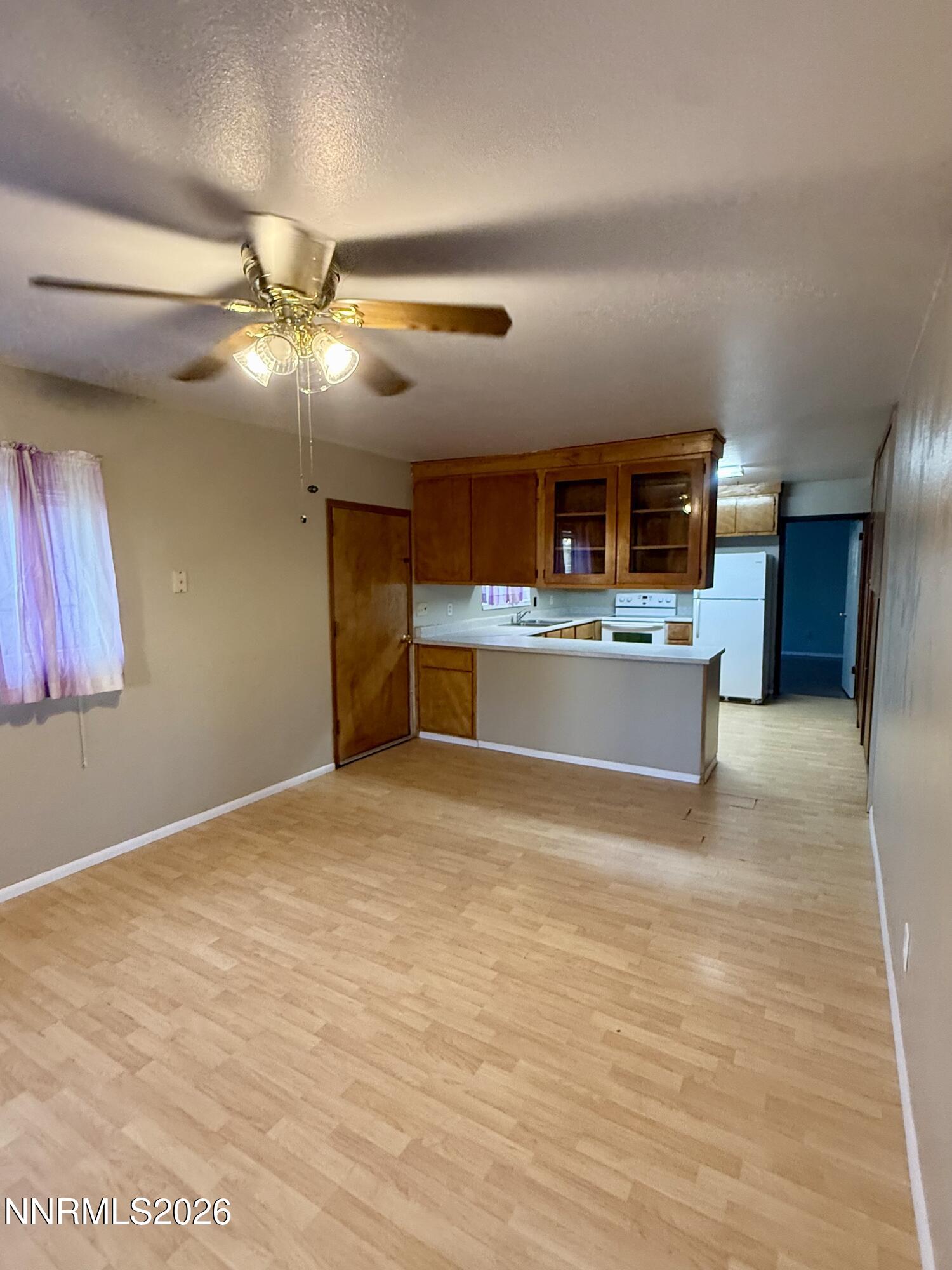 566 Douglas Street Property Photo 7