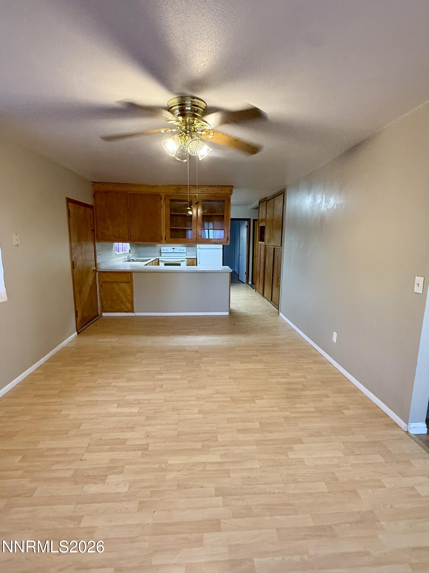 566 Douglas Street Property Photo 8