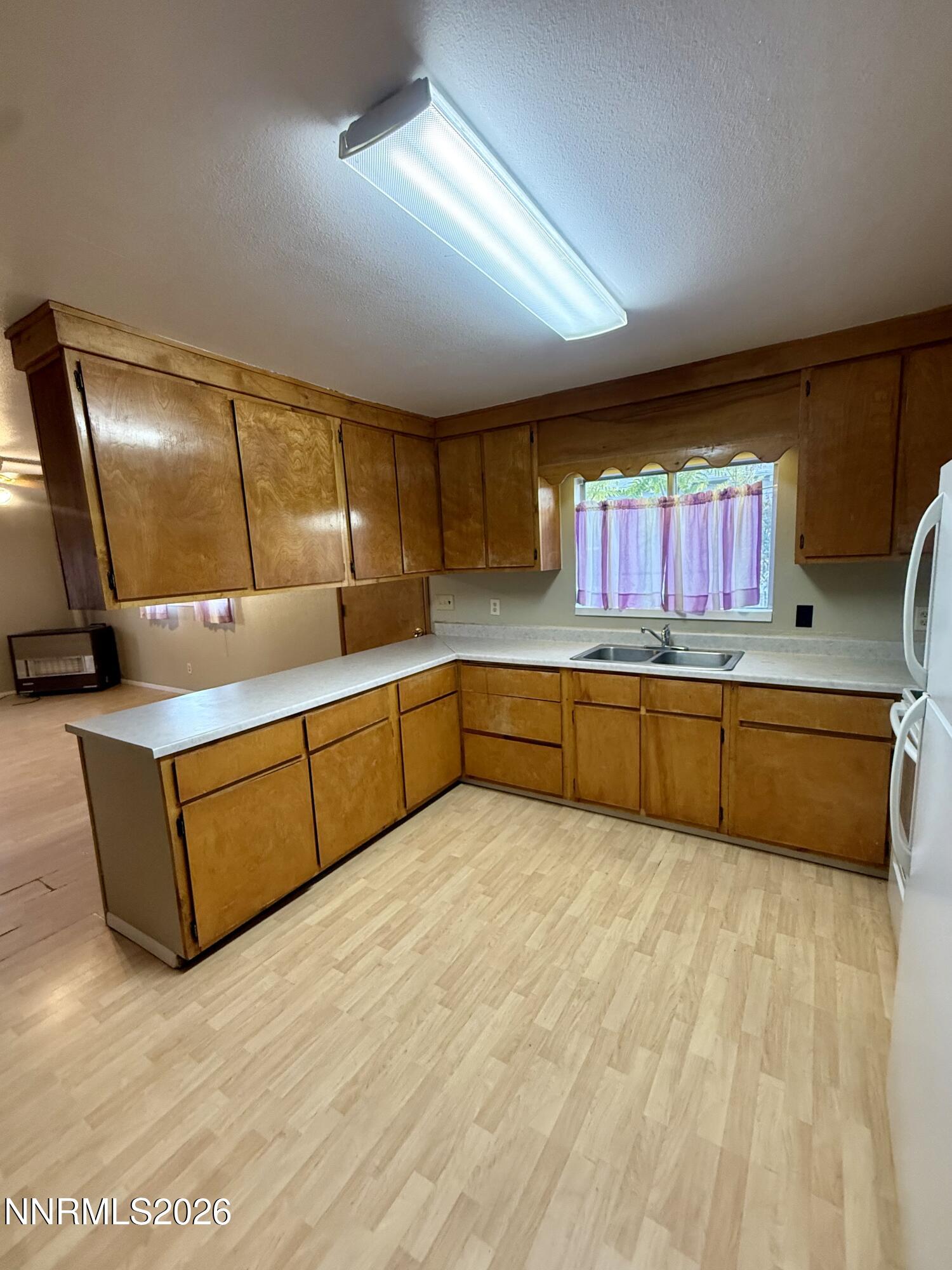 566 Douglas Street Property Photo 9