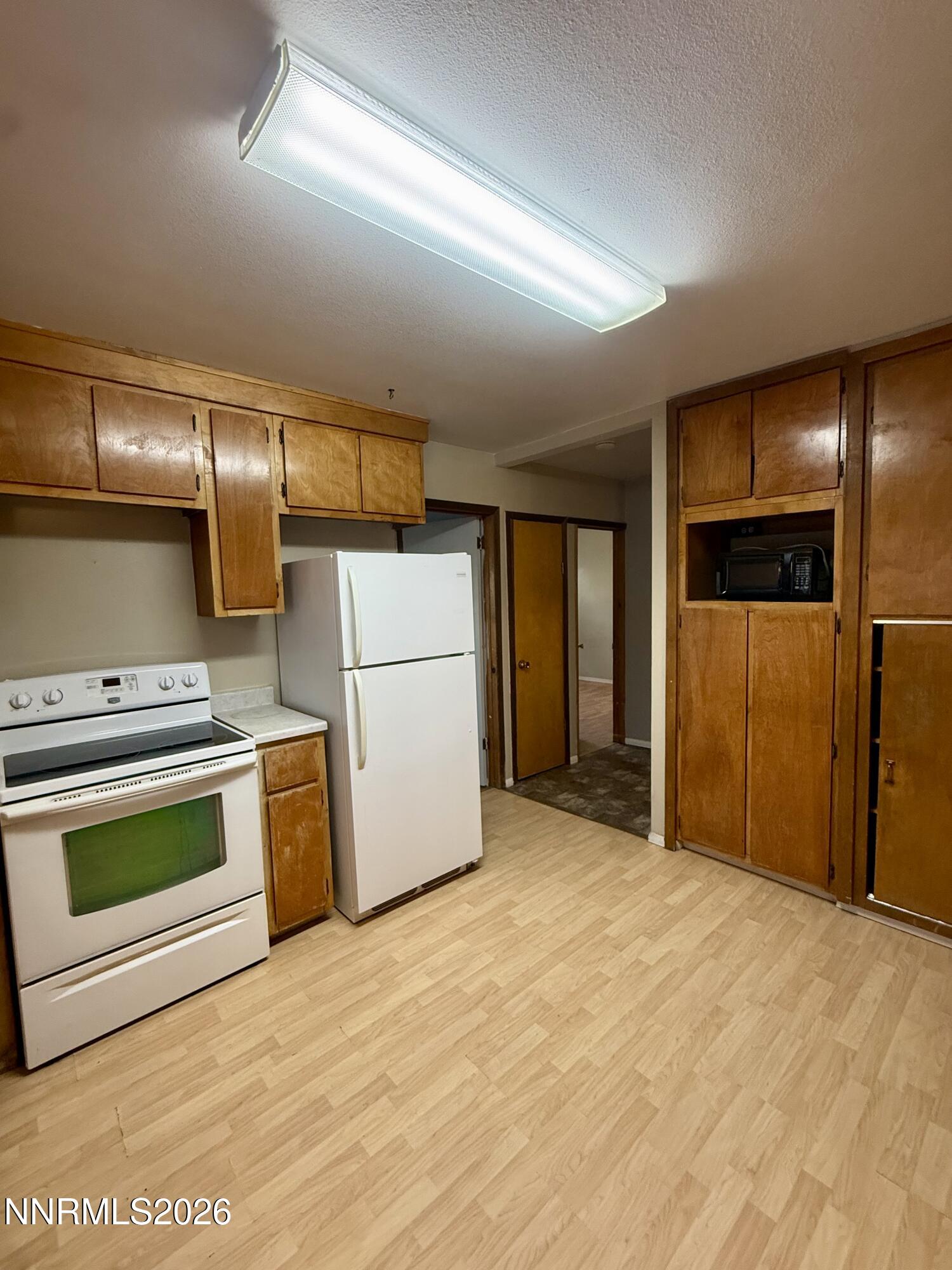 566 Douglas Street Property Photo 10