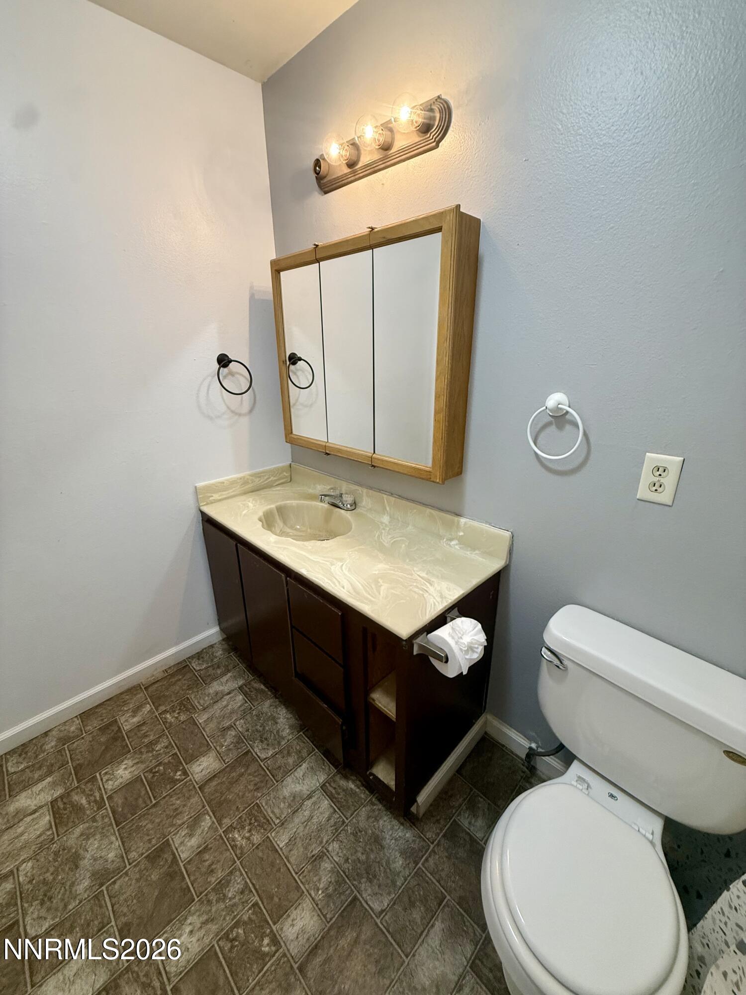 566 Douglas Street Property Photo 12
