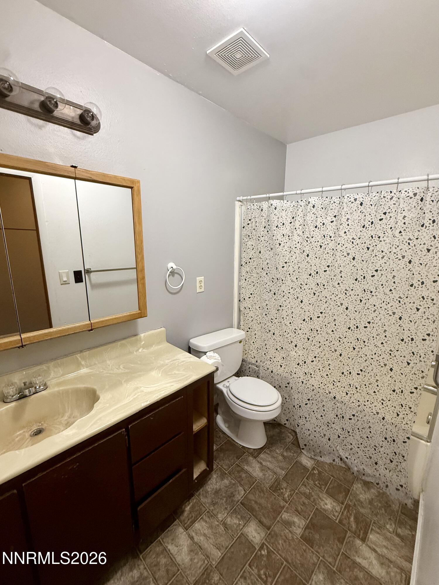 566 Douglas Street Property Photo 13