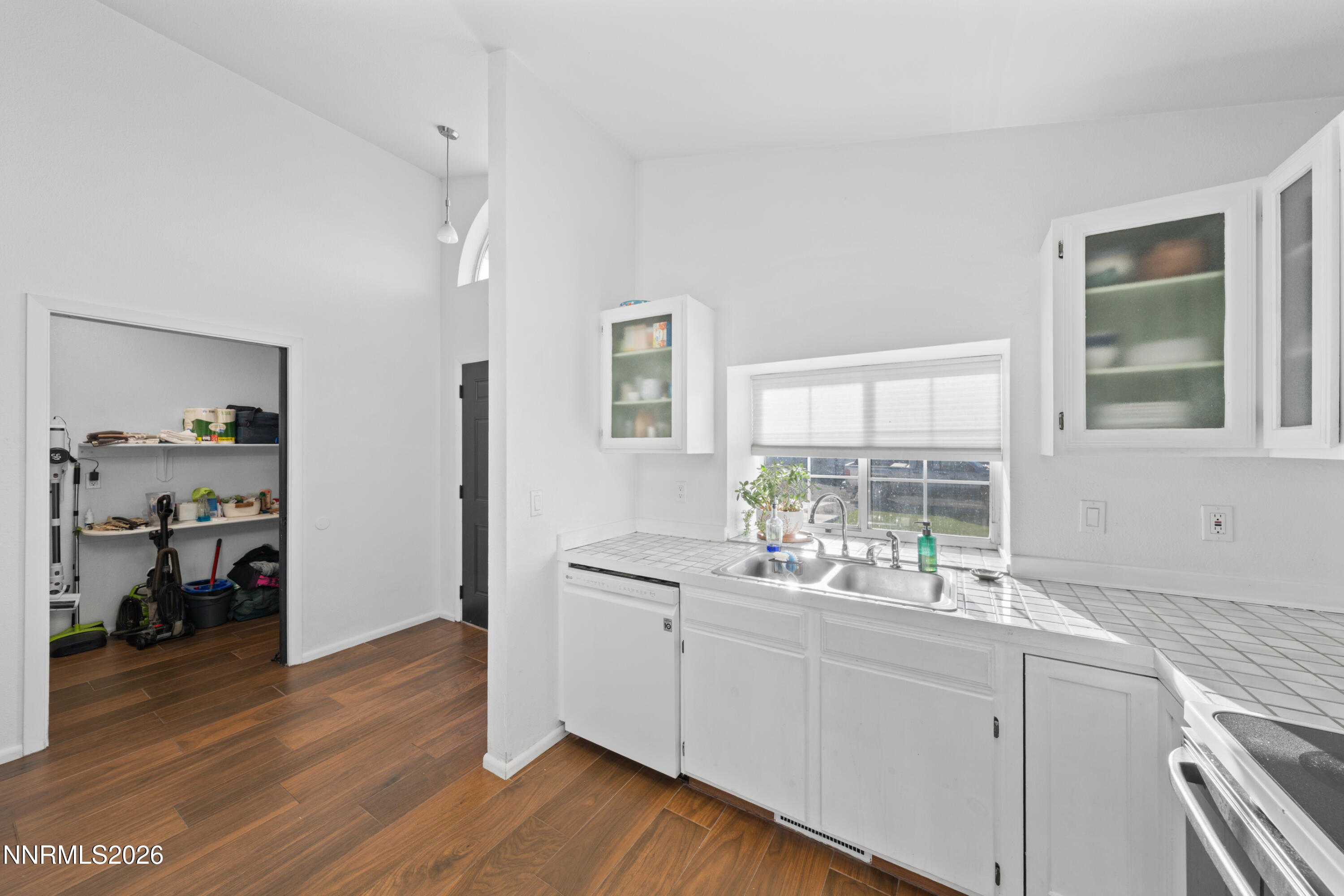 1041 Deena Way Property Photo 13