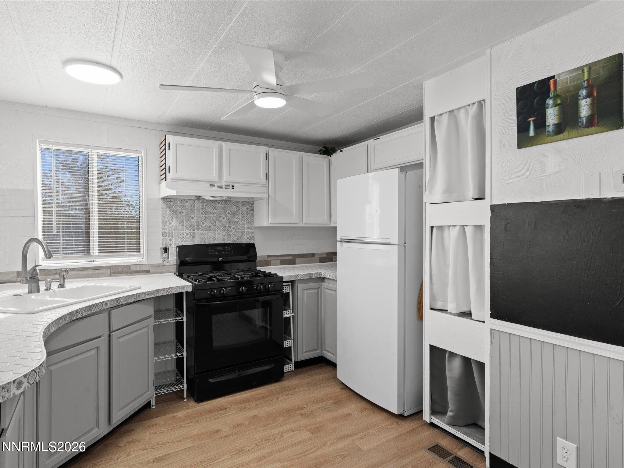 2590 Tonopah Street Property Photo 8