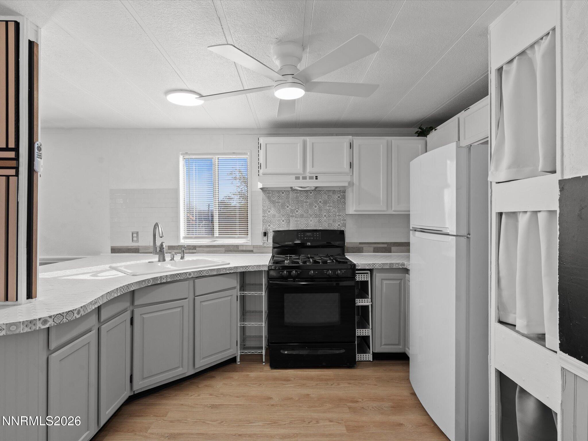 2590 Tonopah Street Property Photo 9