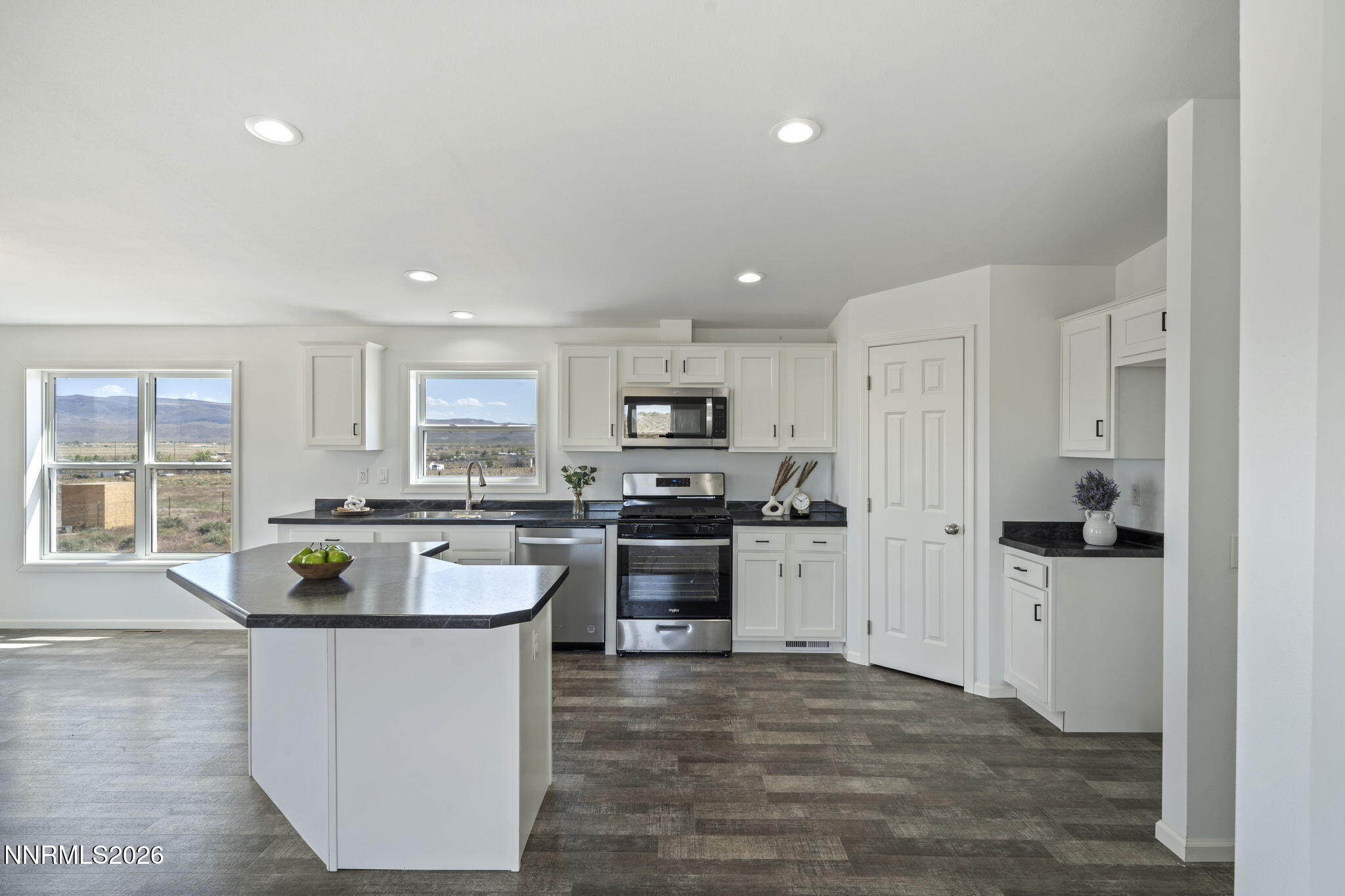 1440 Cooney Drive Property Photo 8