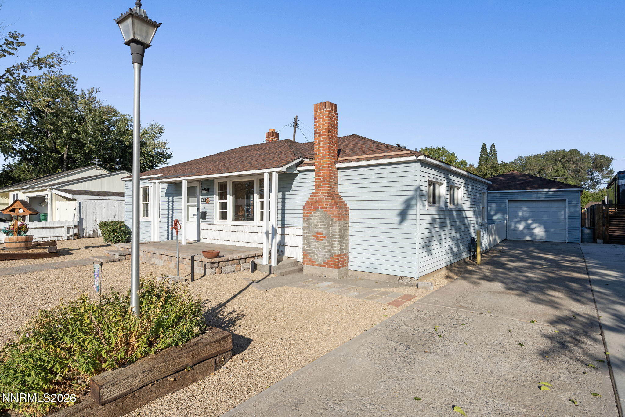 974 6th Street Property Photo 3