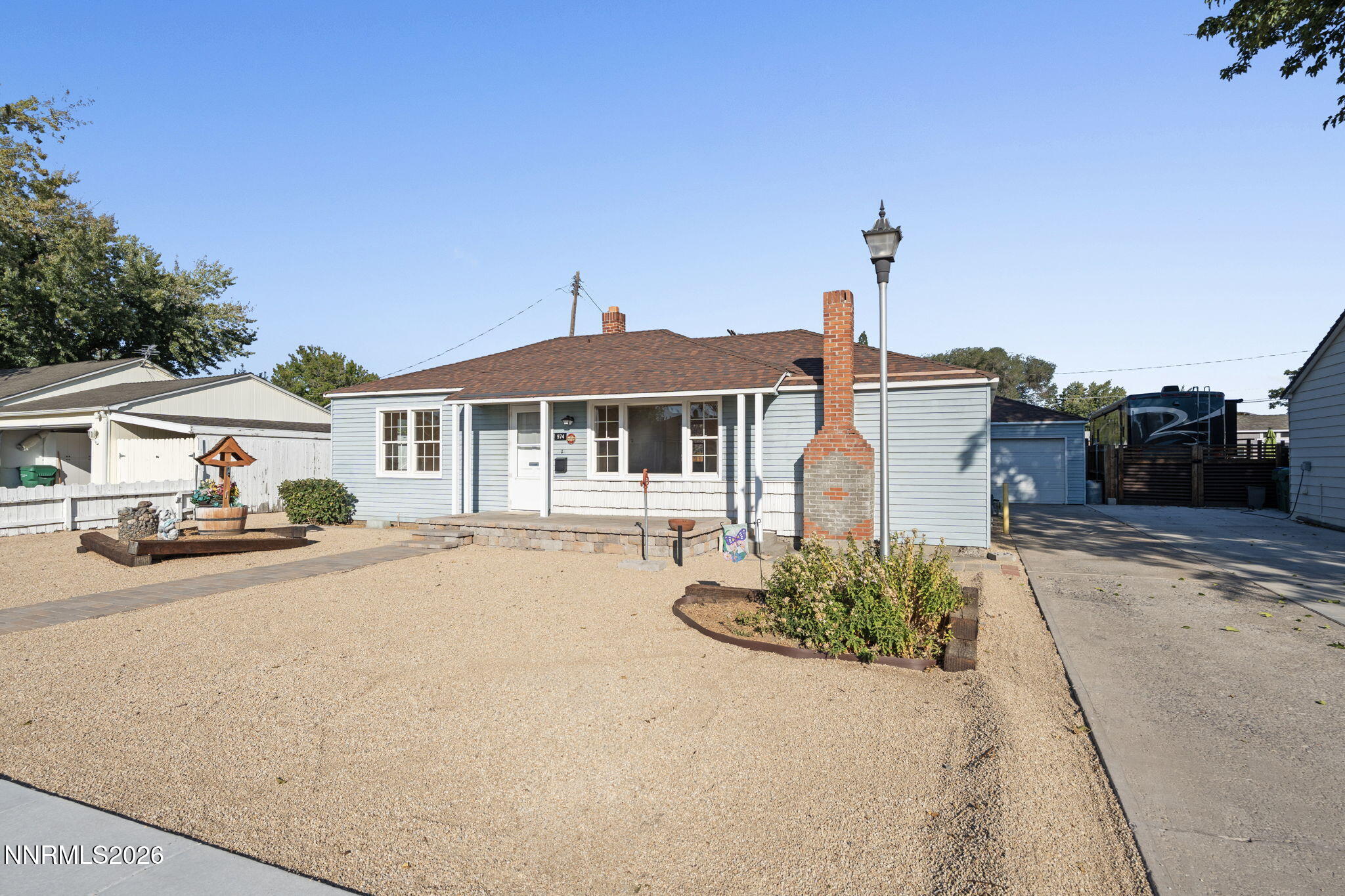 974 6th Street Property Photo 4