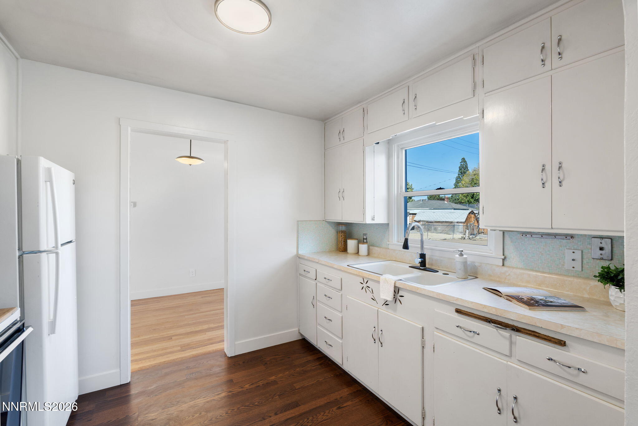 974 6th Street Property Photo 15