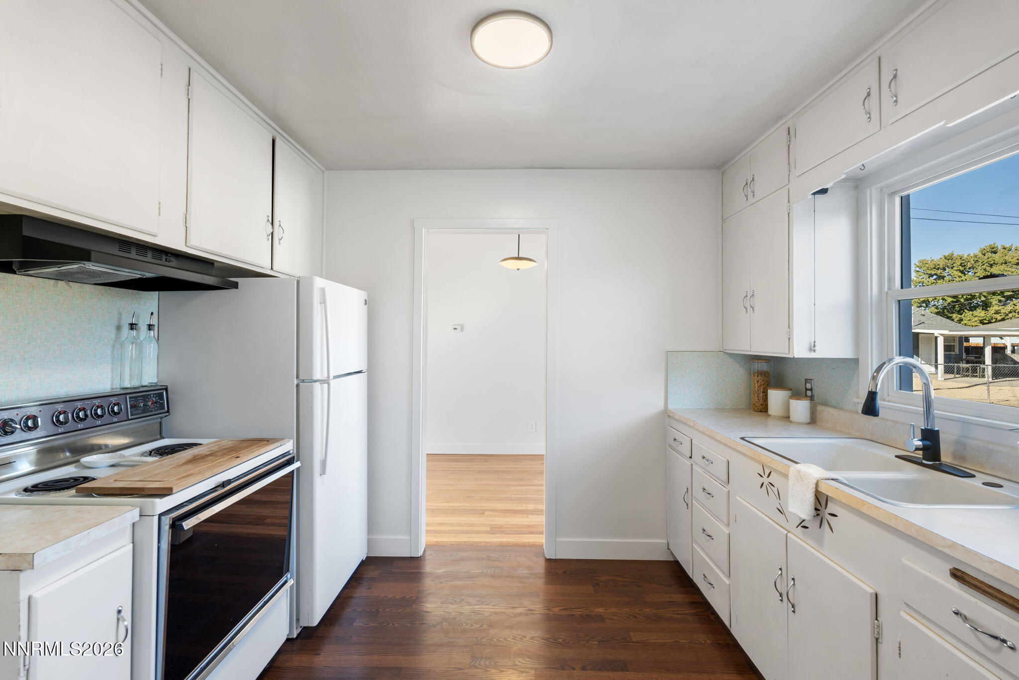974 6th Street Property Photo 16