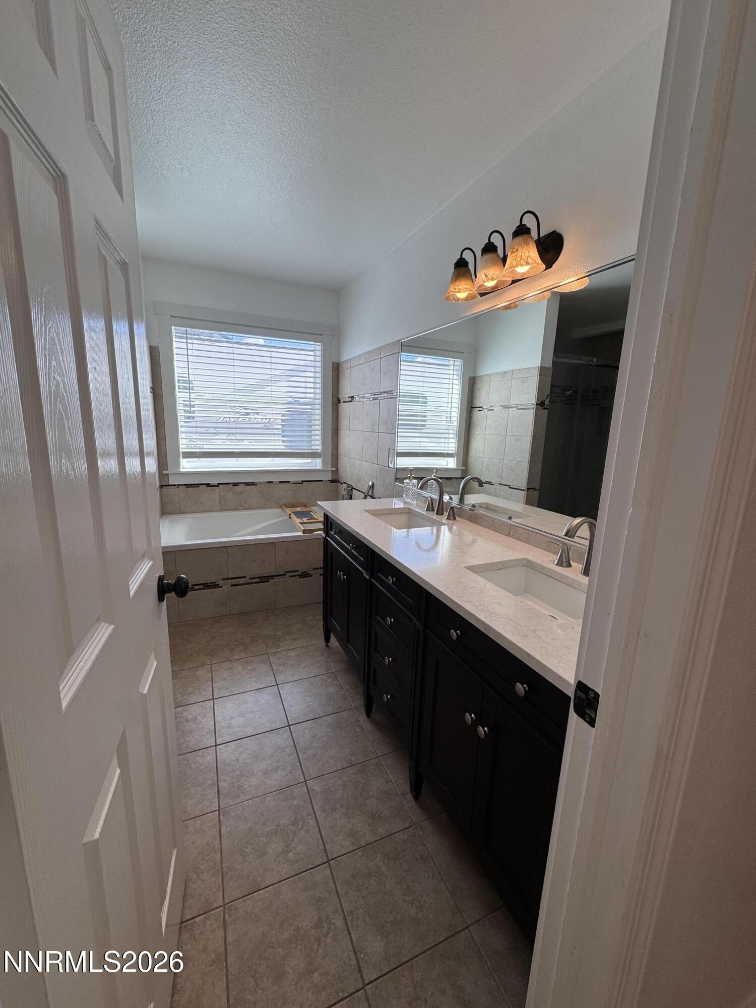 5230 E Offenhauser Drive Property Photo 14