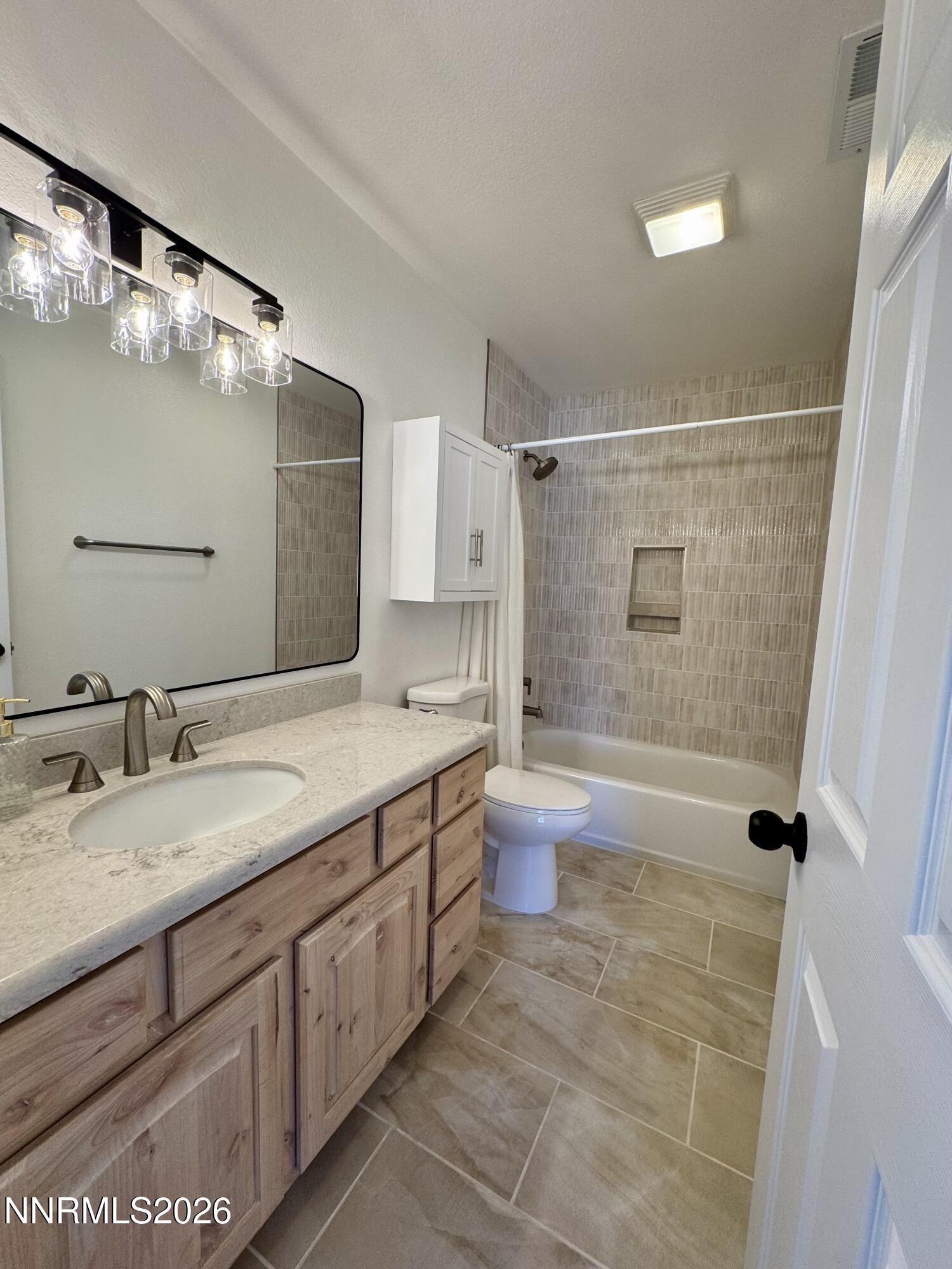5230 E Offenhauser Drive Property Photo 18