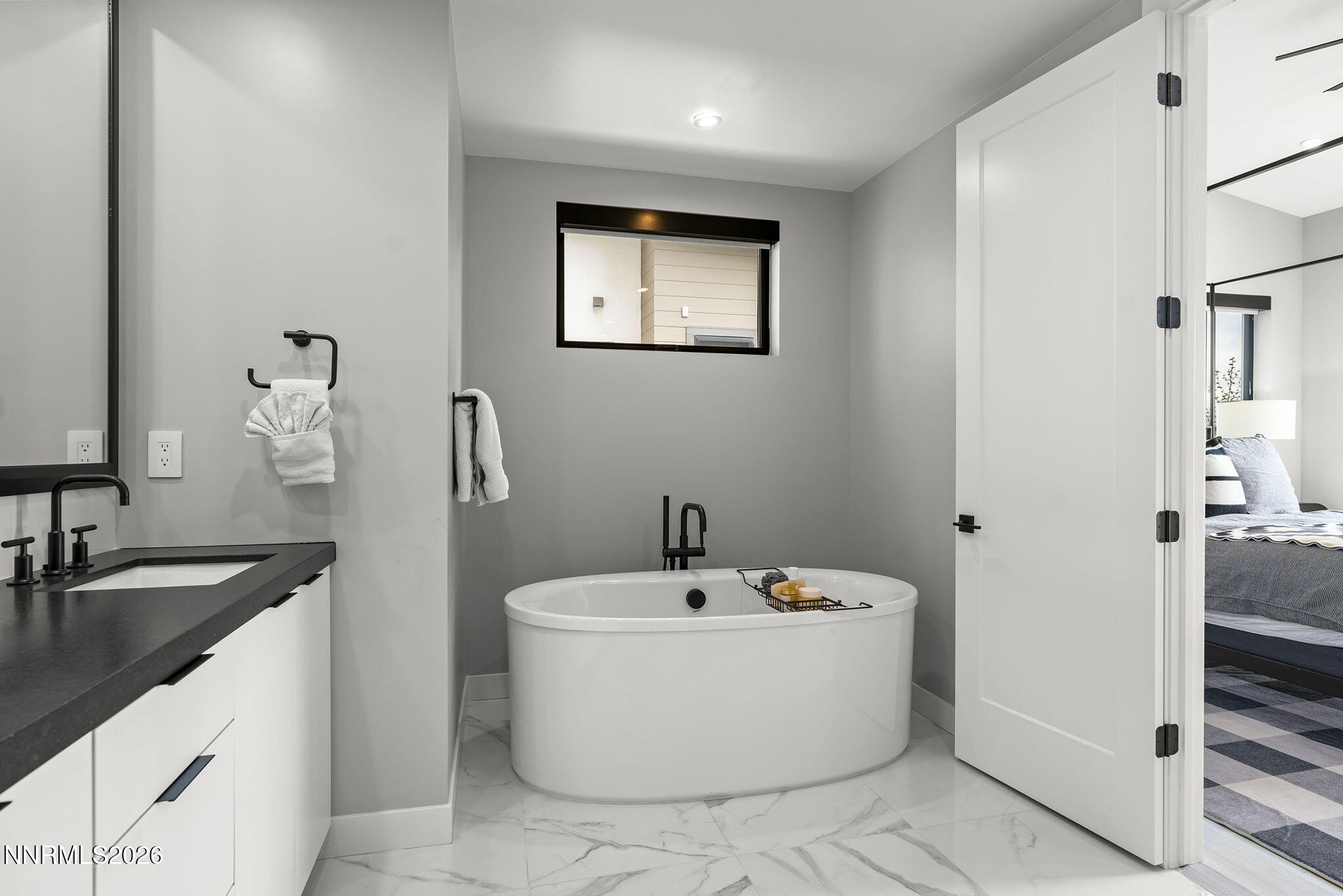 76 Caballada Street Property Photo 24