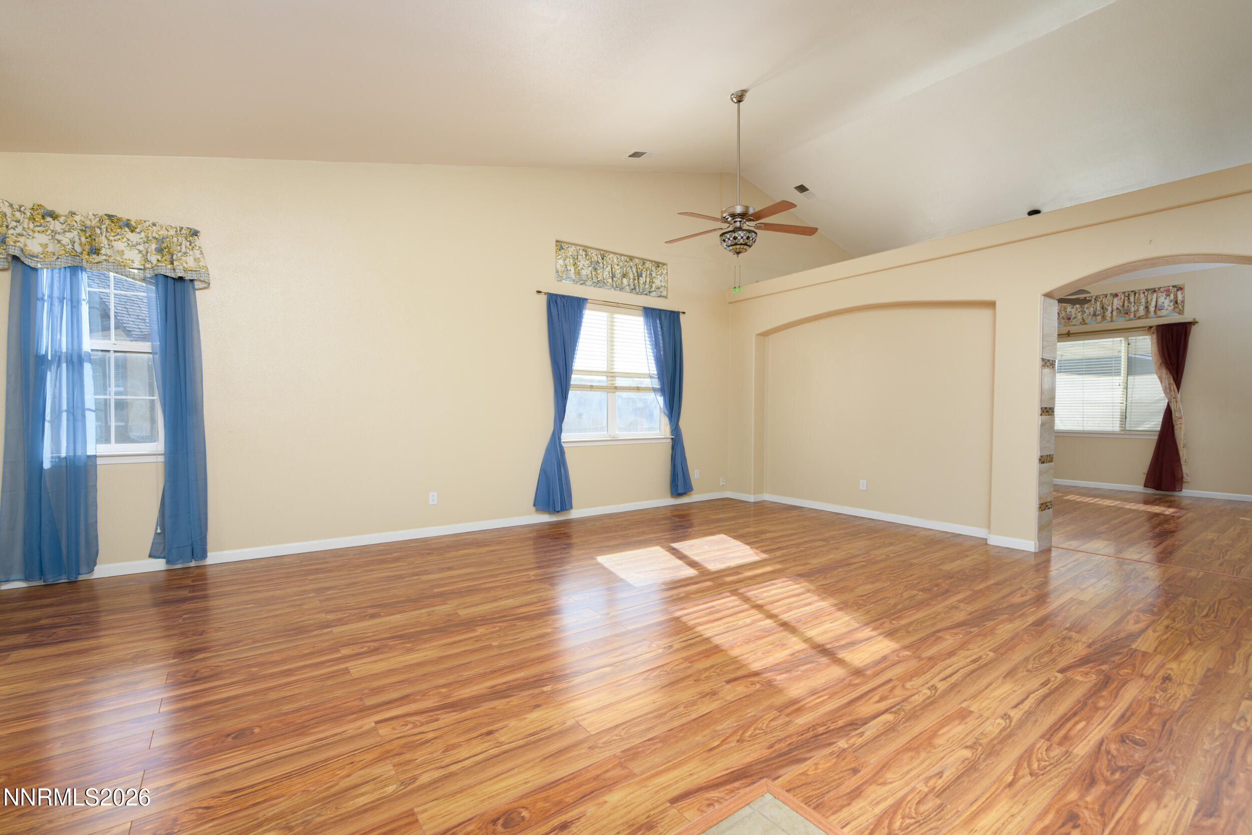 214 Shady Grove Lane Property Photo 3