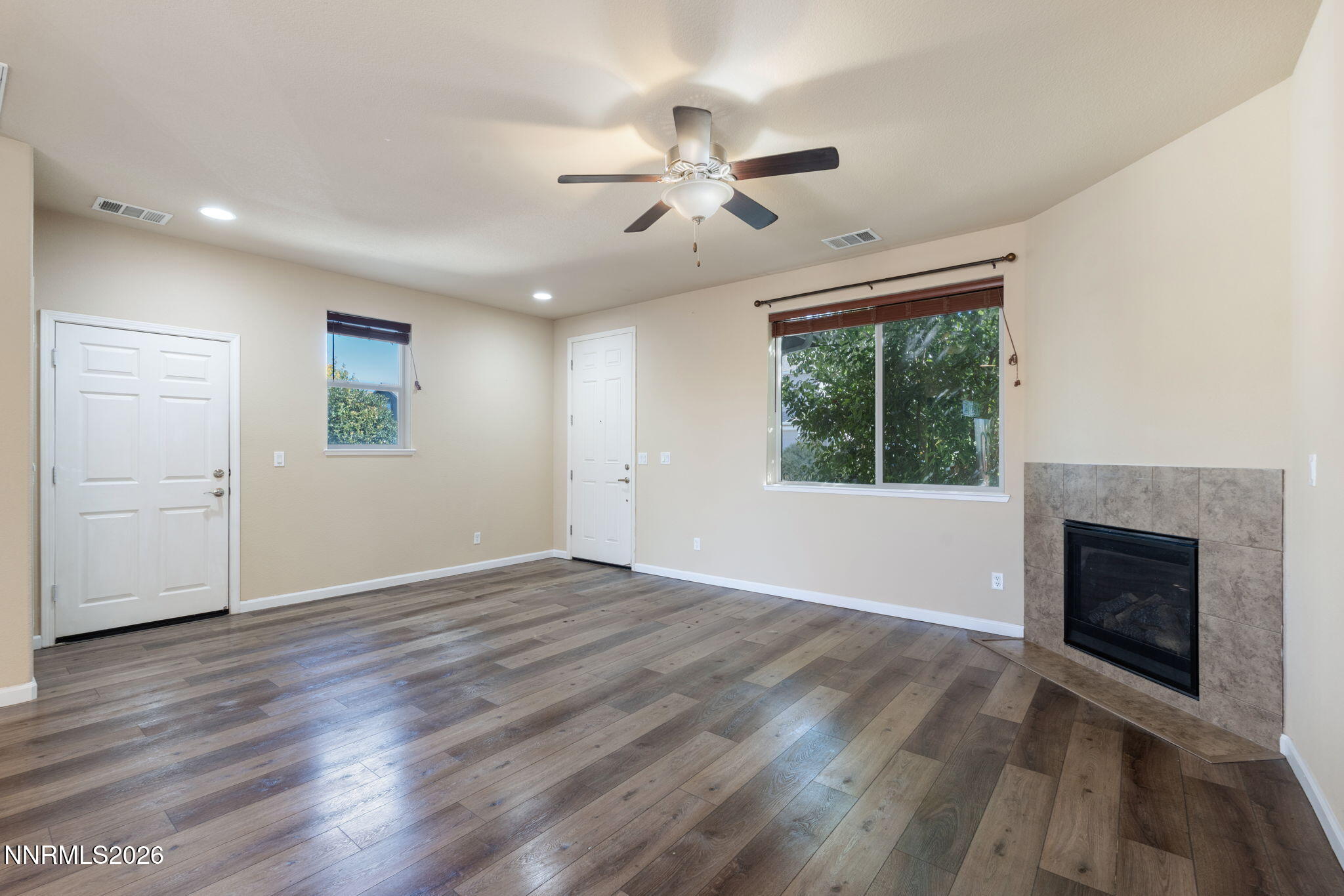 3663 Hollywood Park Drive Property Photo 4