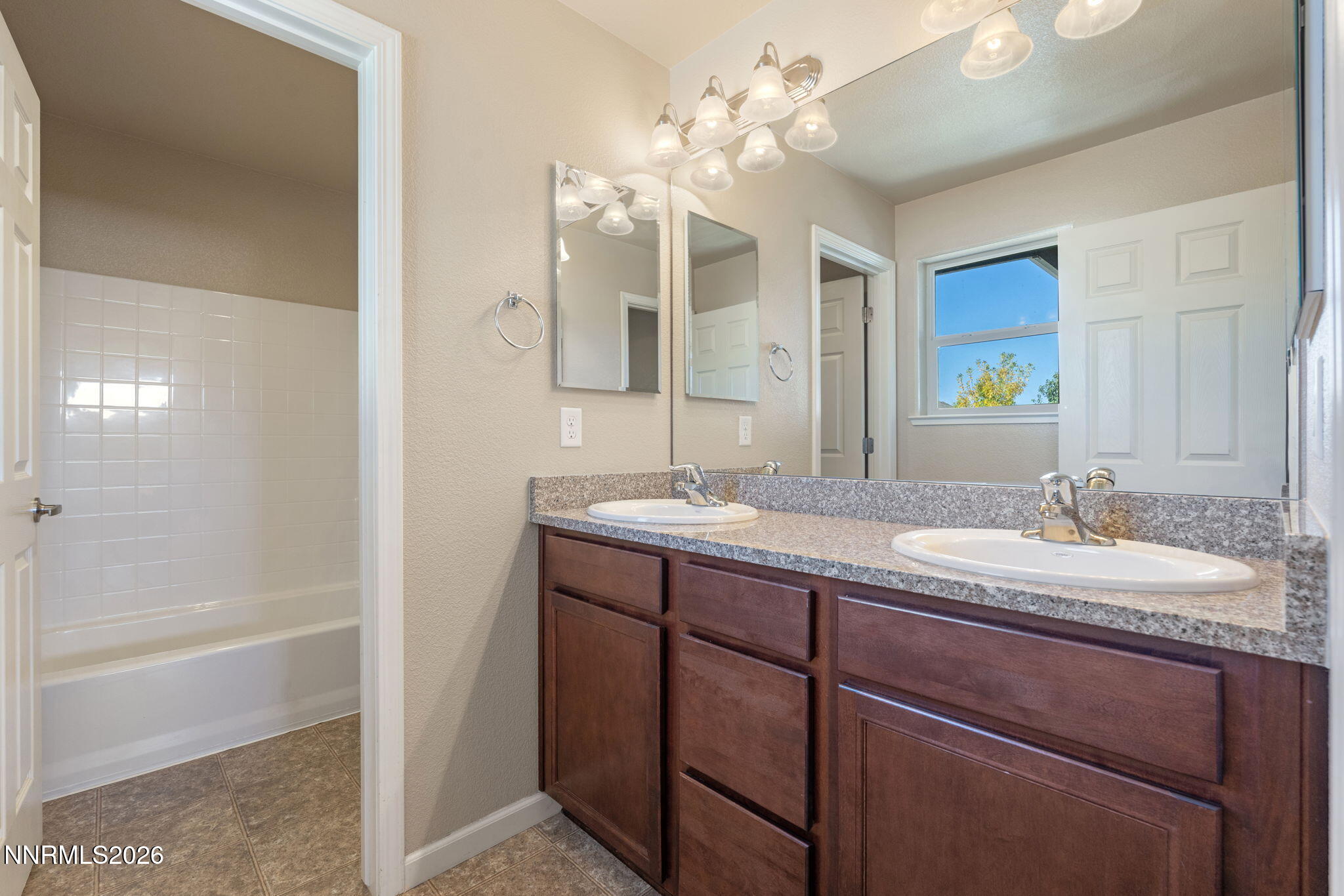 3663 Hollywood Park Drive Property Photo 23
