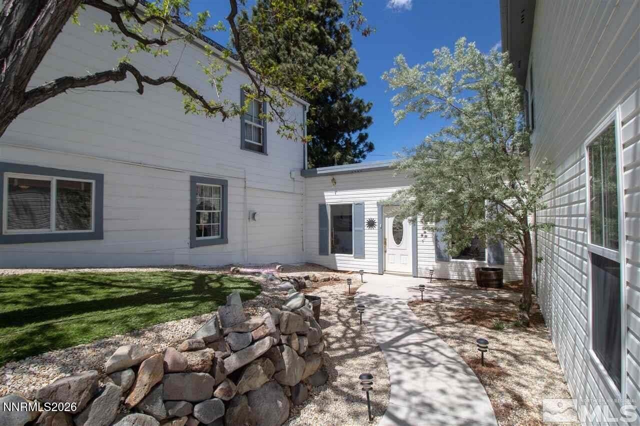 150 E Ridge Street Property Photo 2