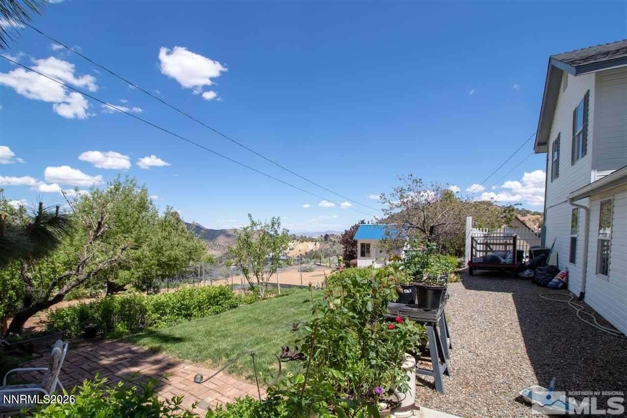 150 E Ridge Street Property Photo 18