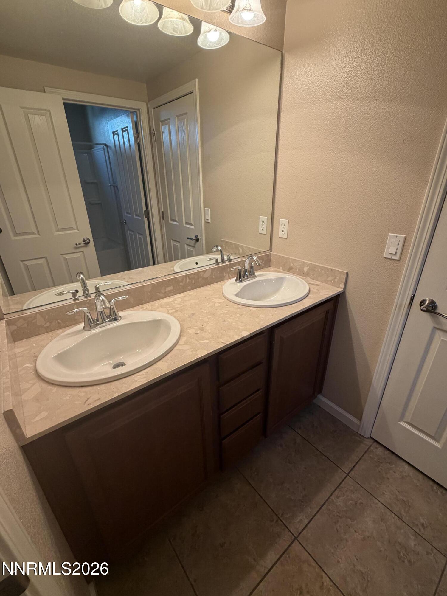 2235 Grosvenor Park Place Property Photo 20