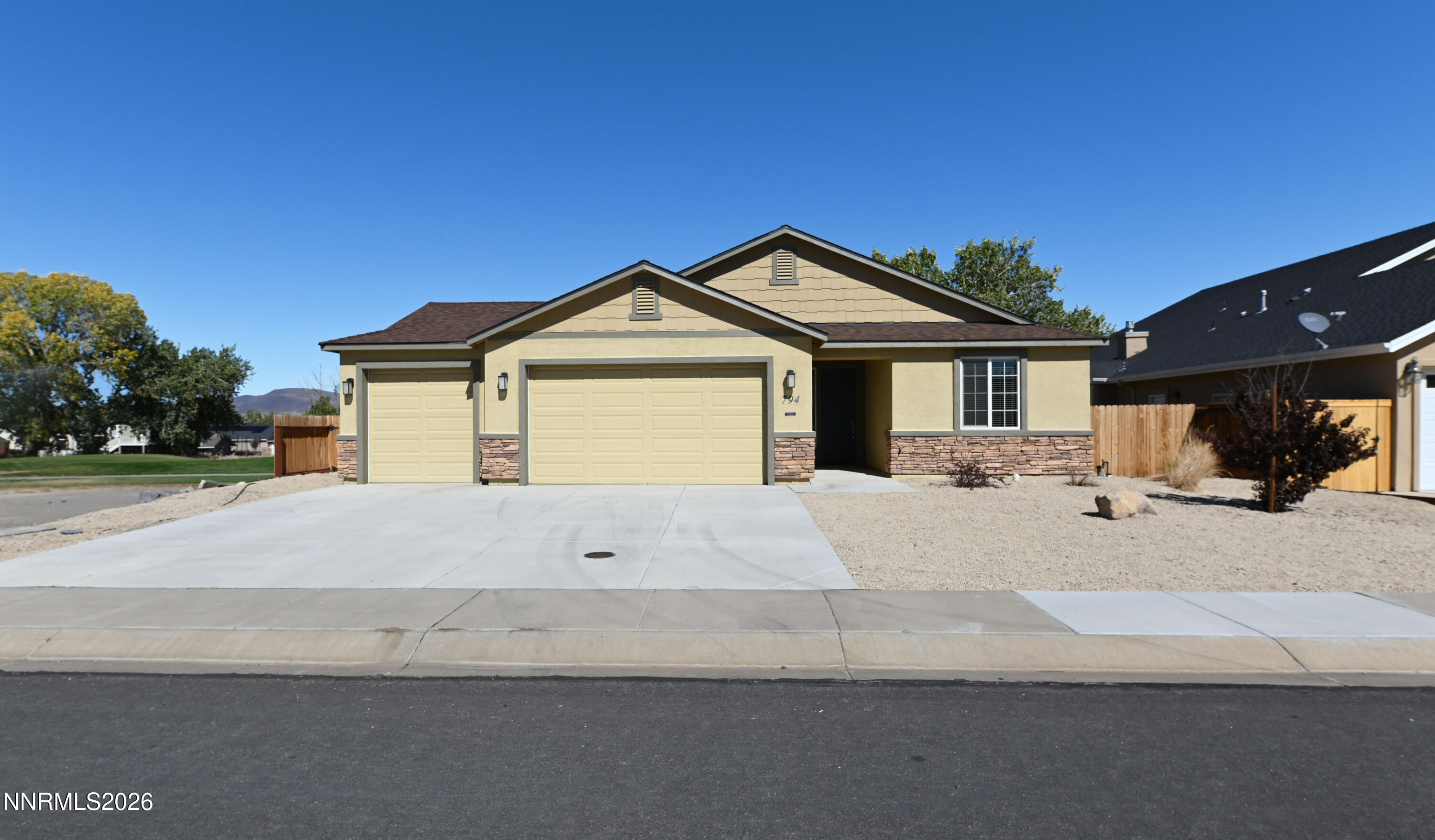 794 Divot Drive Property Photo 1
