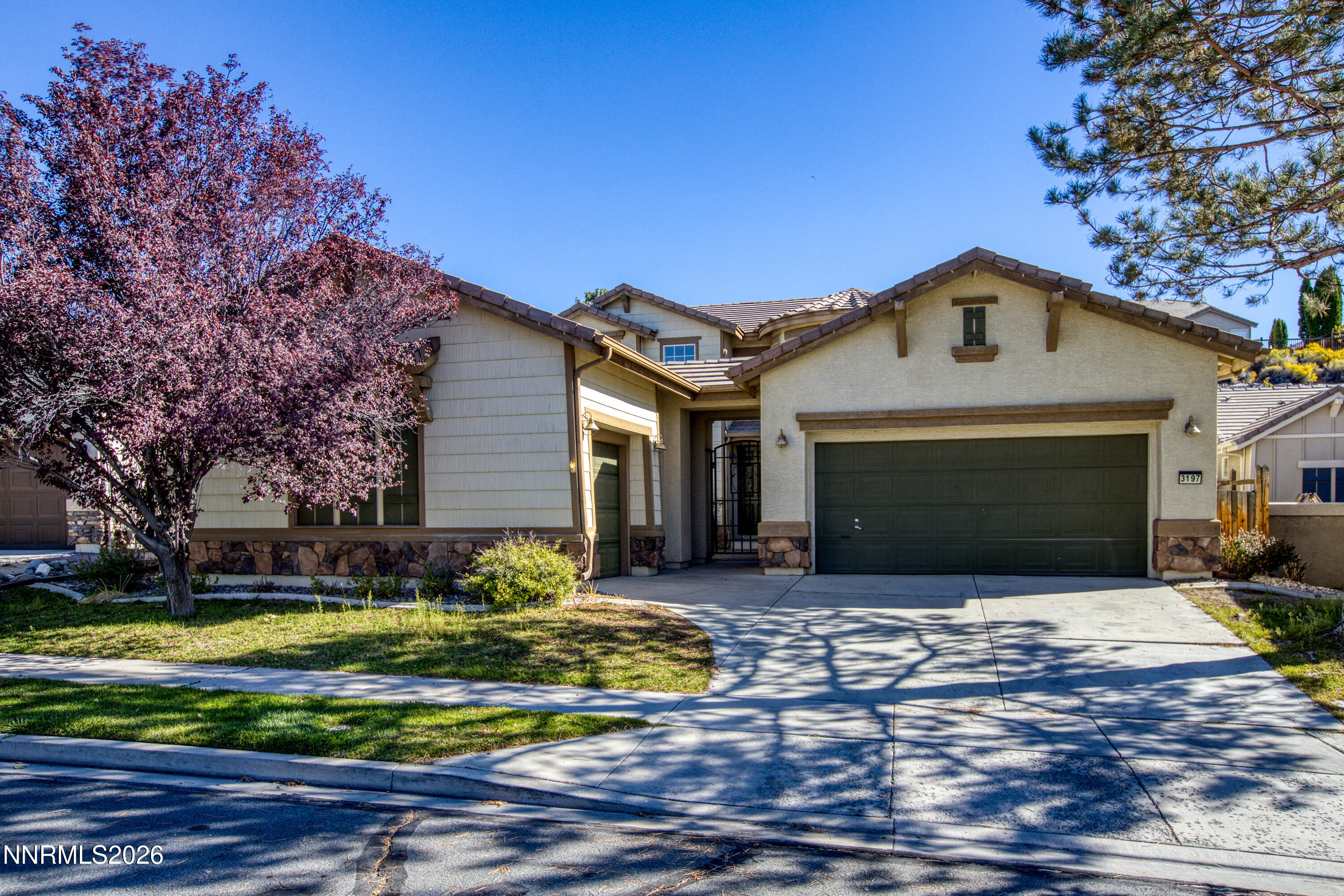 3197 Ten Mile Drive Property Photo 1