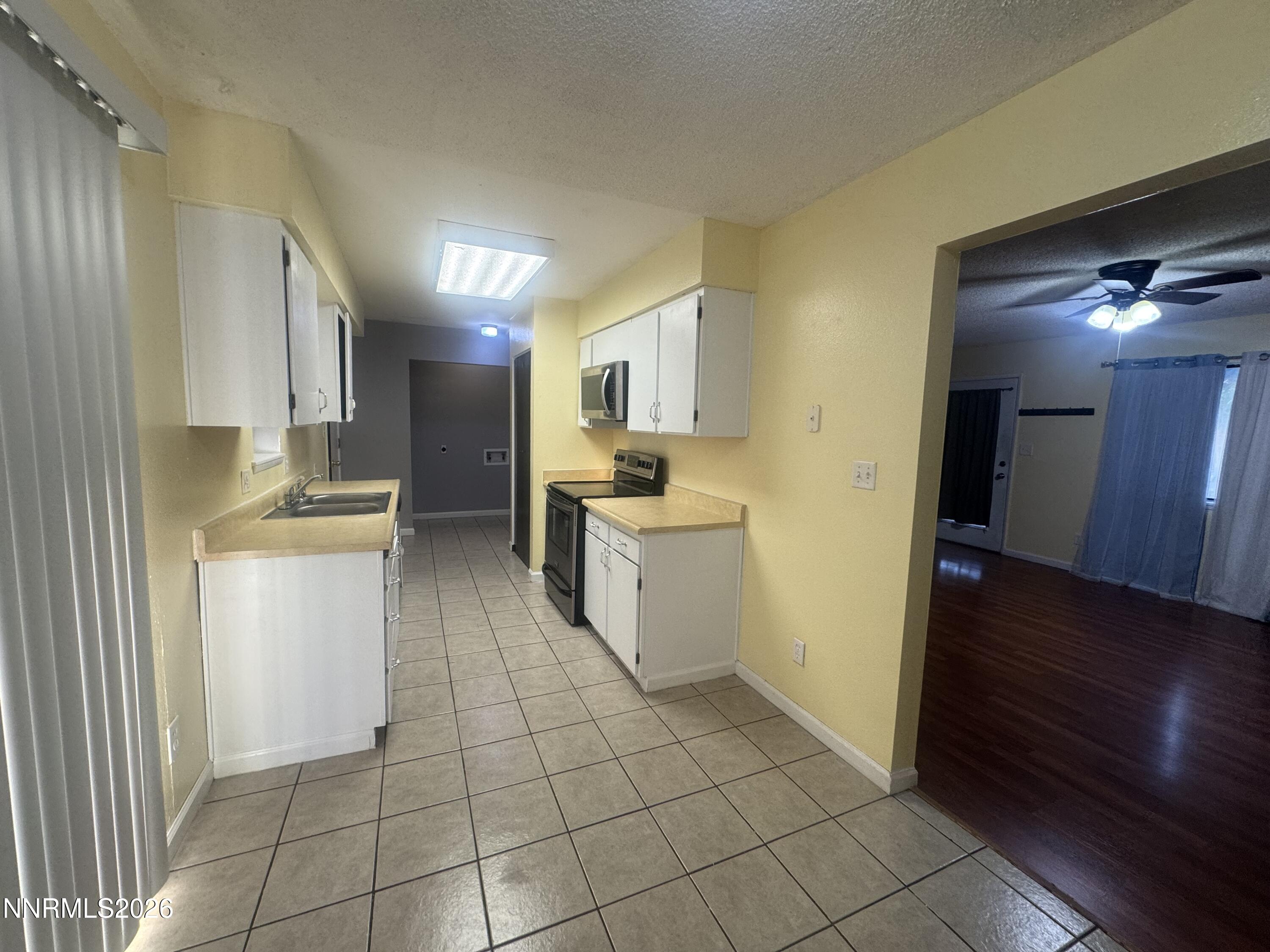 1020 Gary Lane Property Photo 4