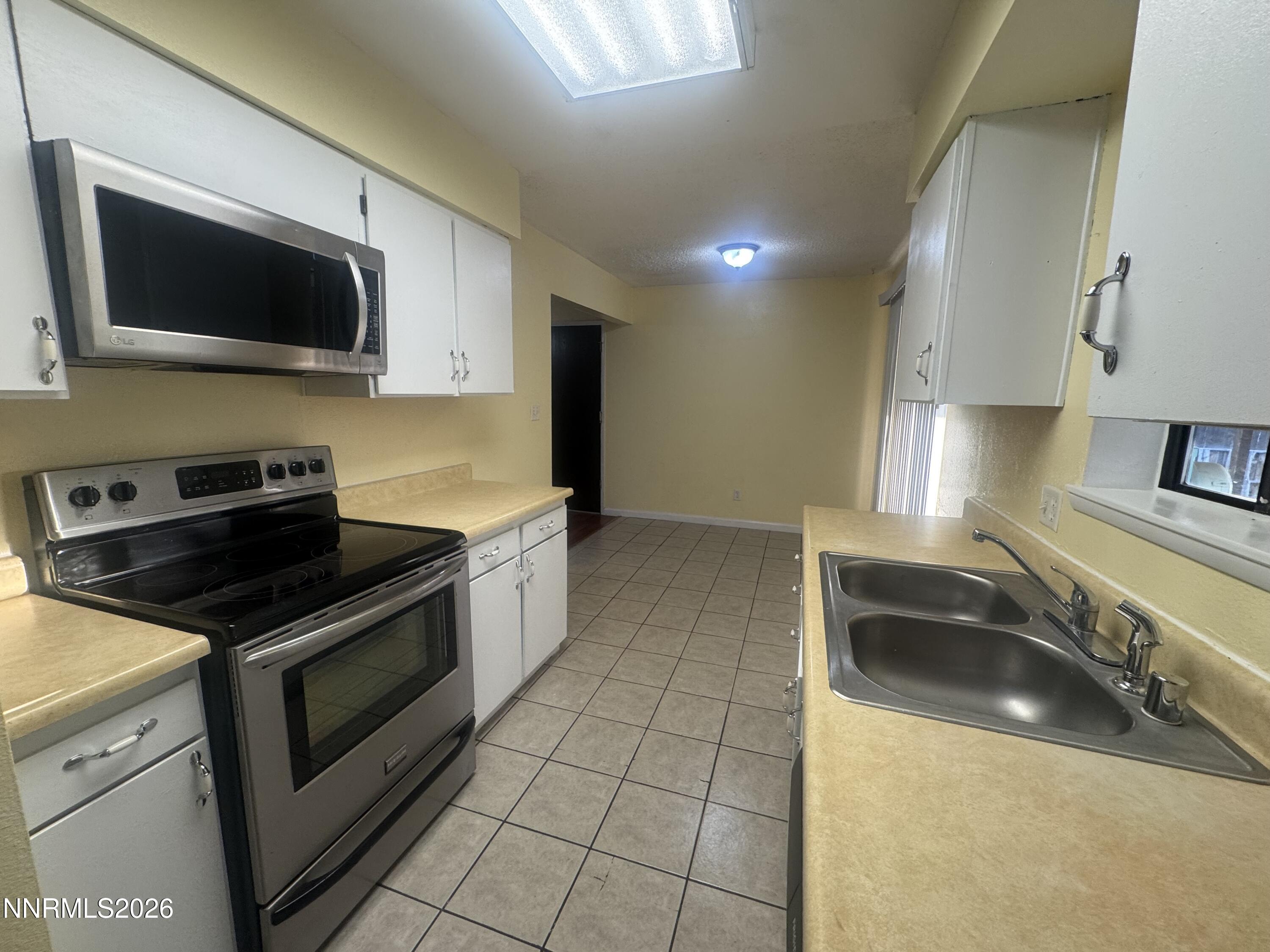 1020 Gary Lane Property Photo 6