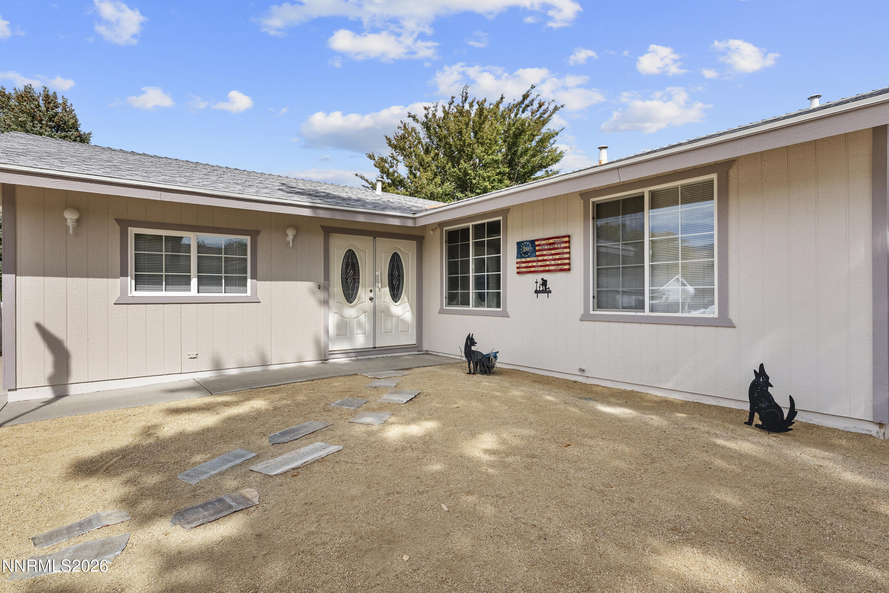 2561 Woodcrest Lane Property Photo 2