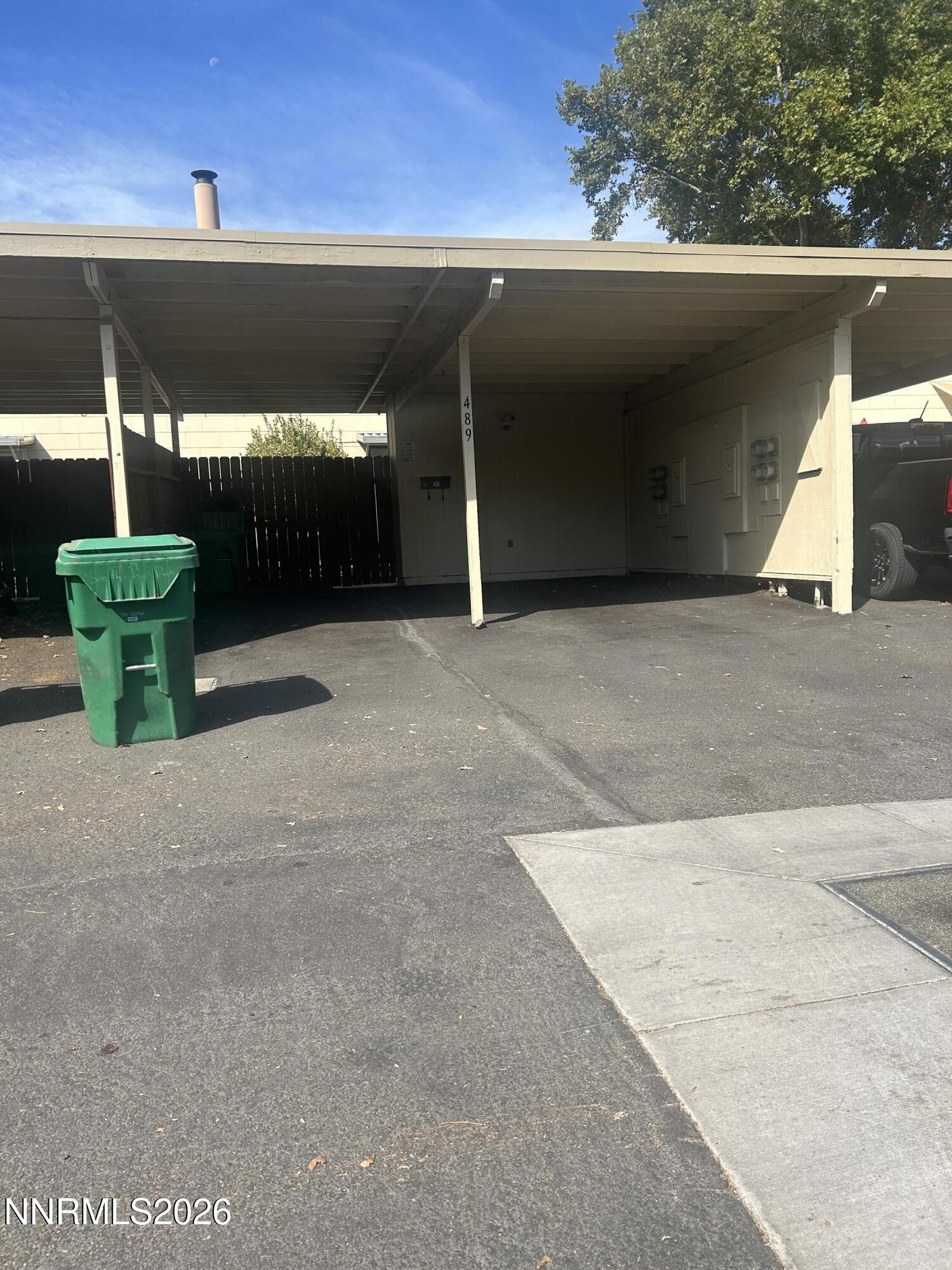 489 Smithridge Park Property Photo 11