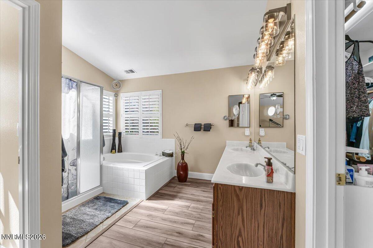 1880 Tess Way Property Photo 21
