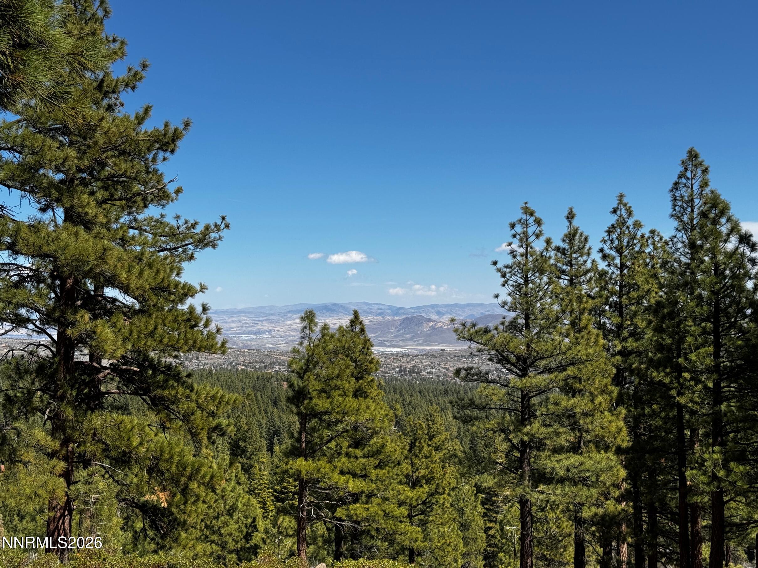 237 E Jeffrey Pine Road Property Photo 1