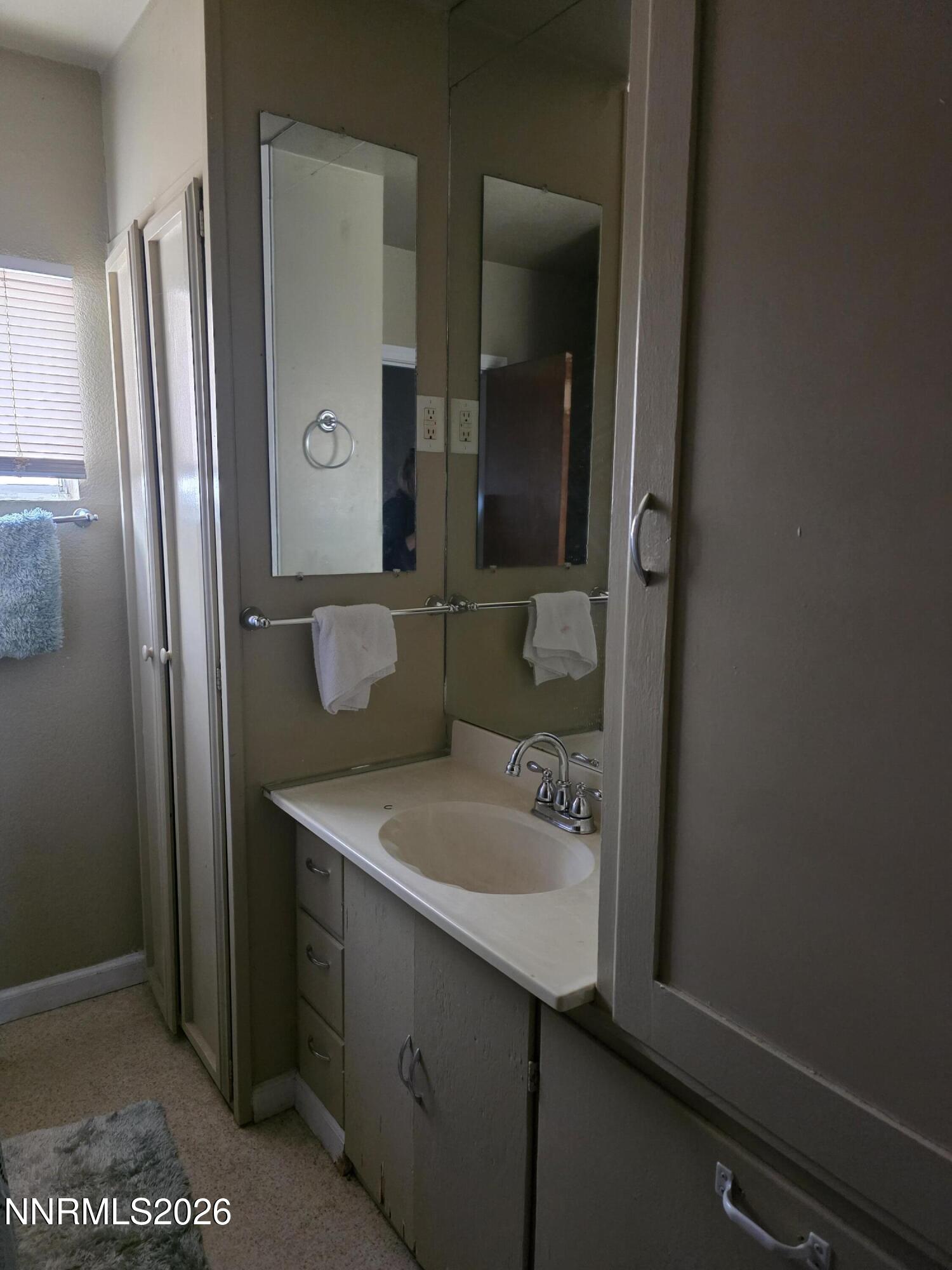 654 H Street Property Photo 10