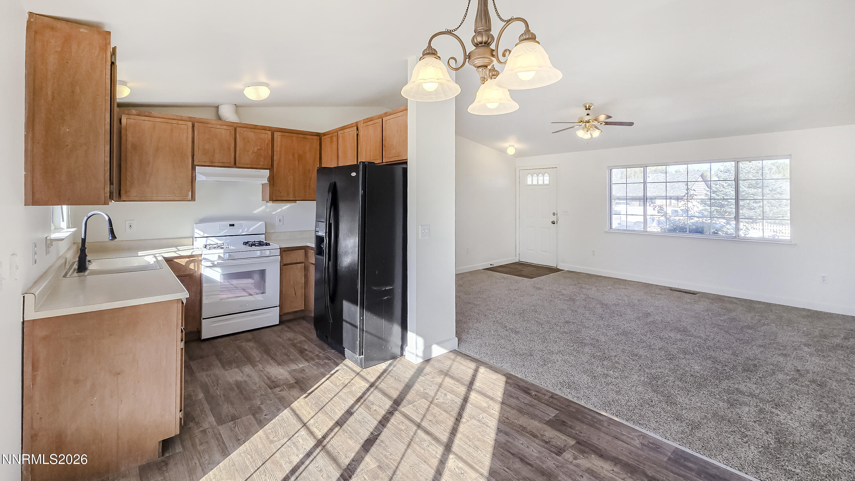 577 Yellow Jacket Road Property Photo 2