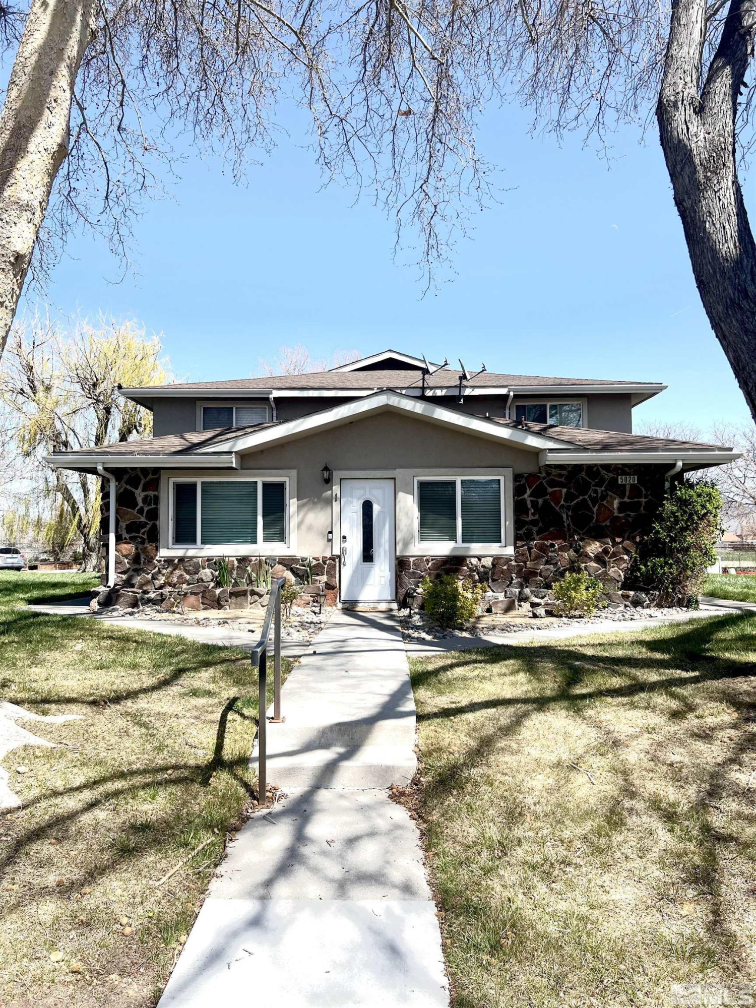 5020 Tahiti Way Property Photo 1