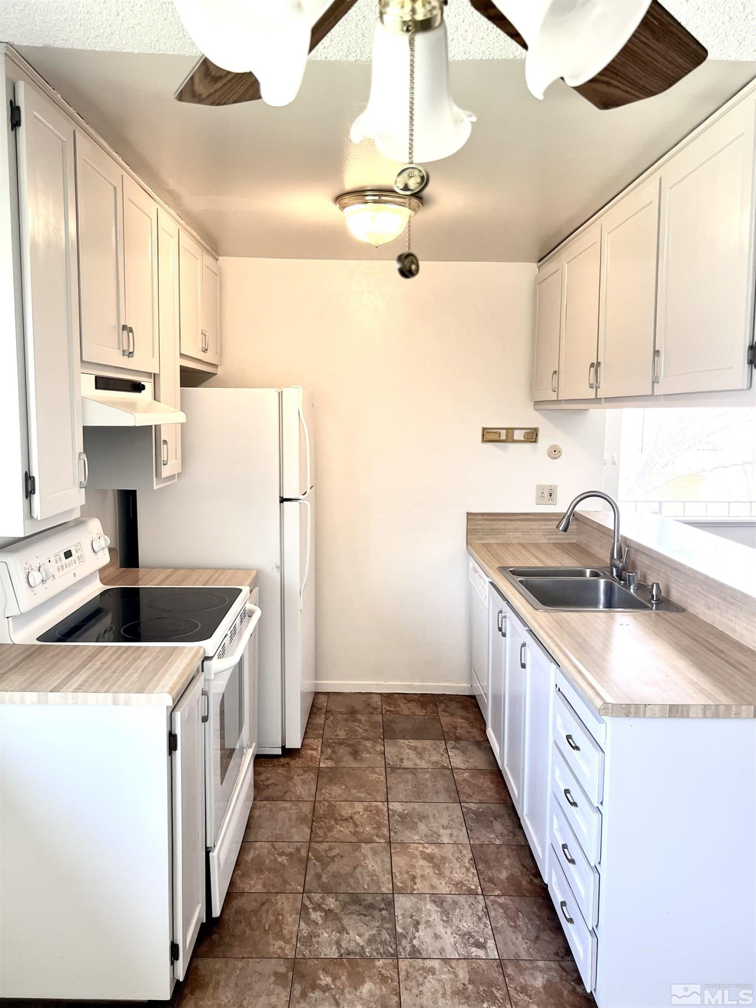 5020 Tahiti Way Property Photo 2