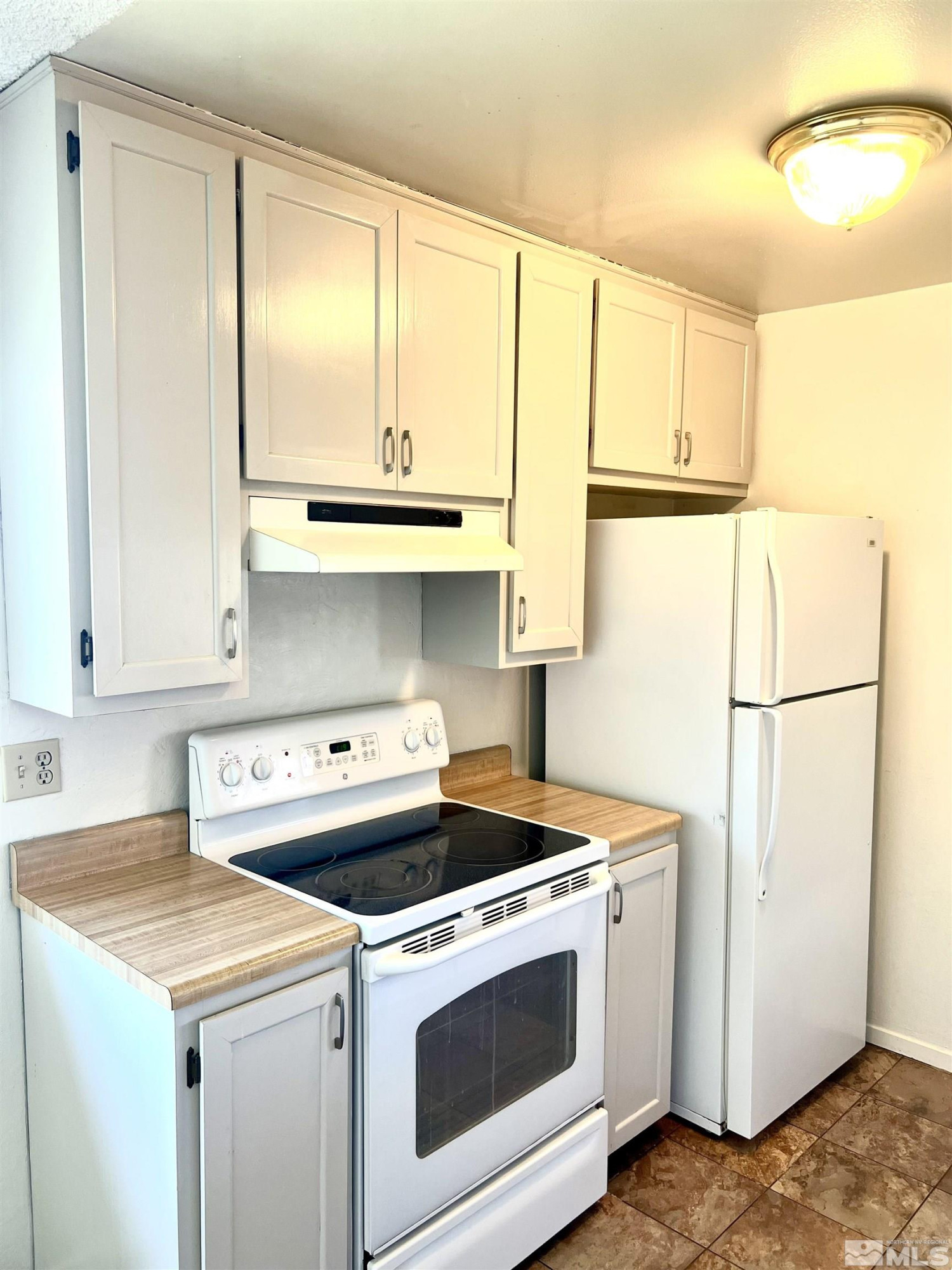5020 Tahiti Way Property Photo 3