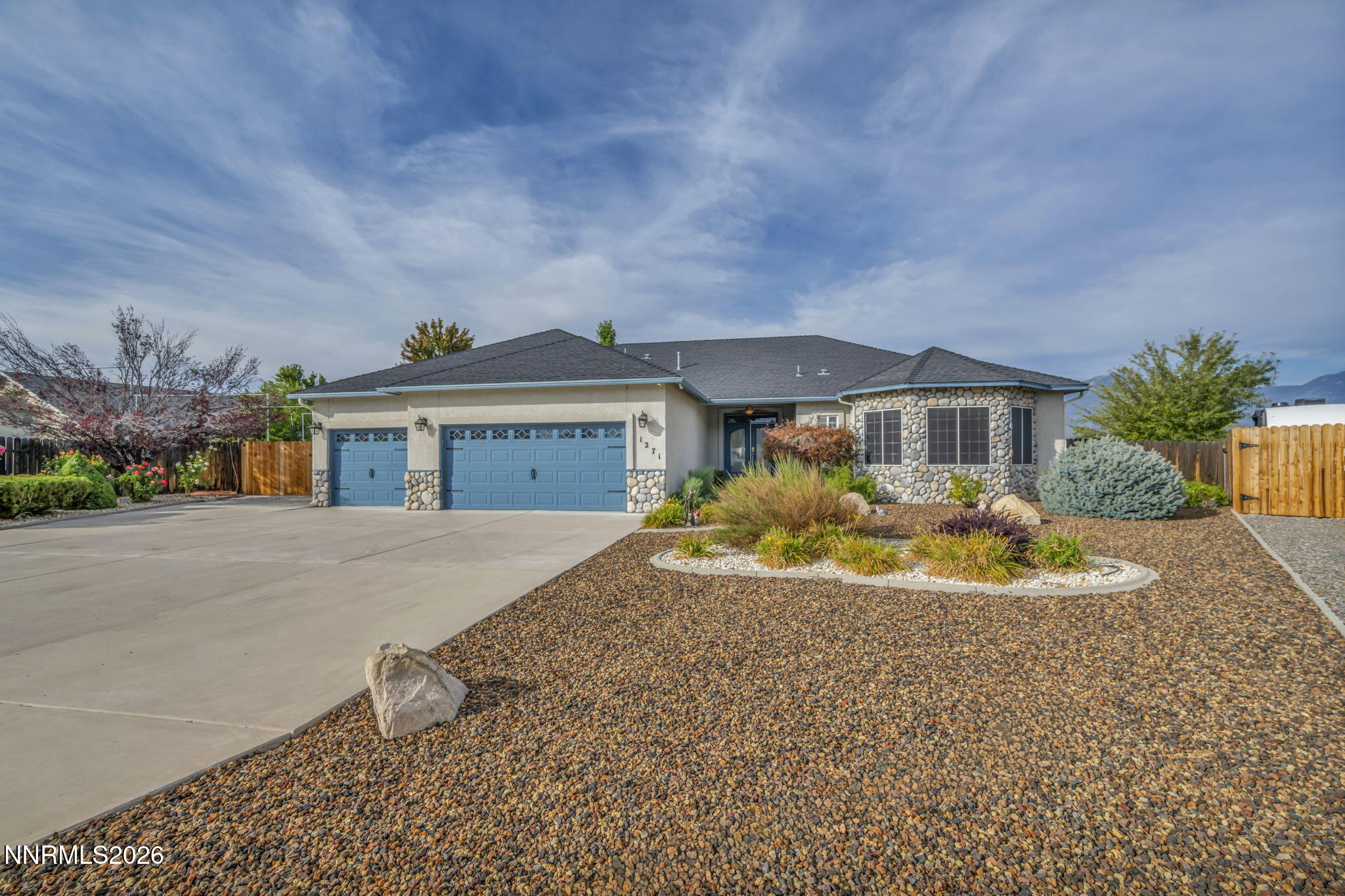 1271 La Sierra Court Property Photo 2