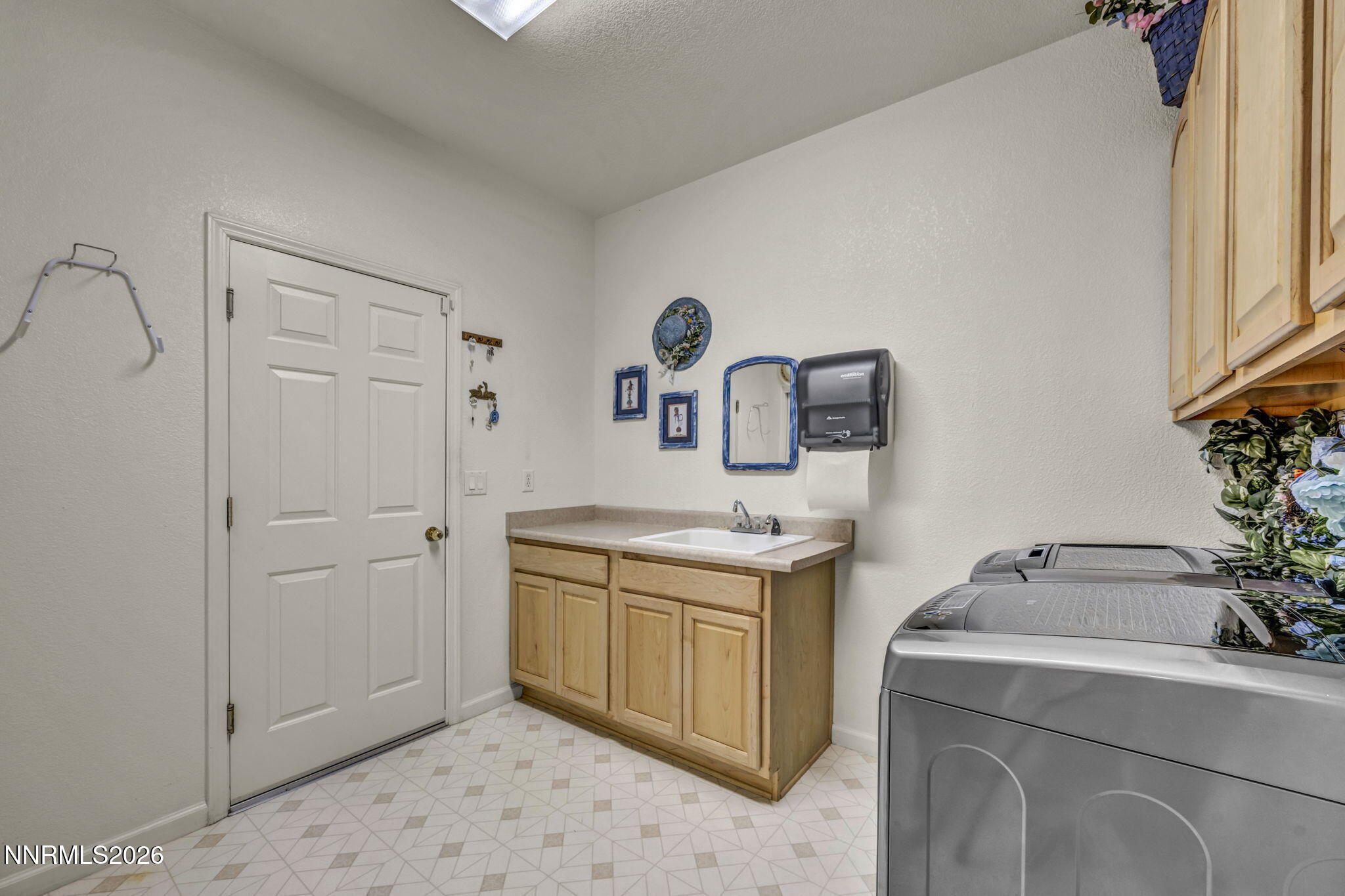 1271 La Sierra Court Property Photo 41