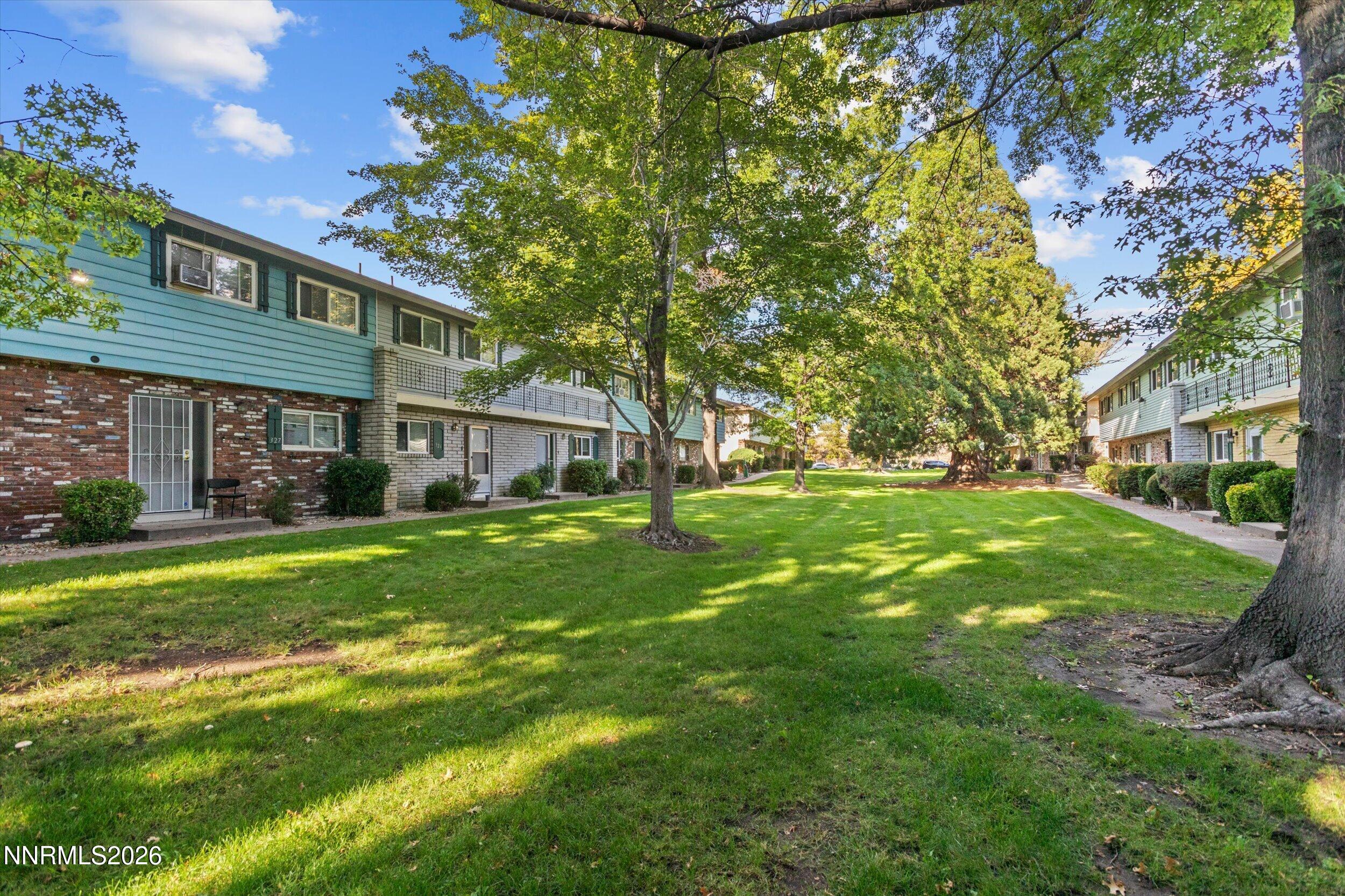 325 Smithridge Park Property Photo 4