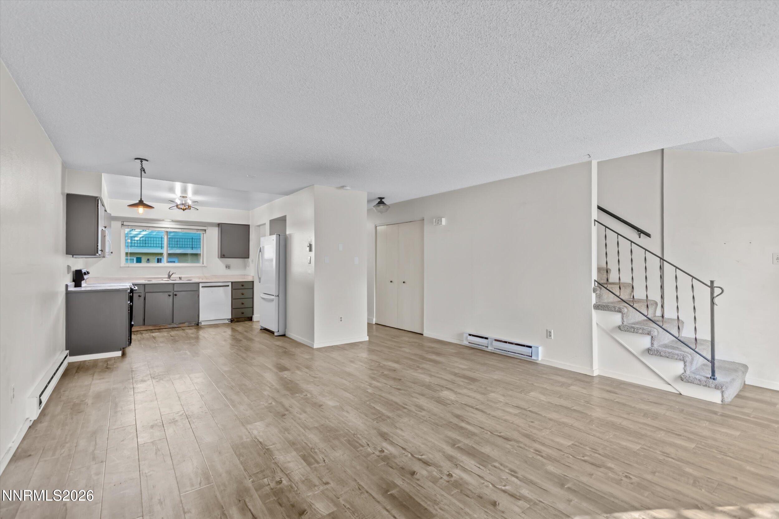 325 Smithridge Park Property Photo 13