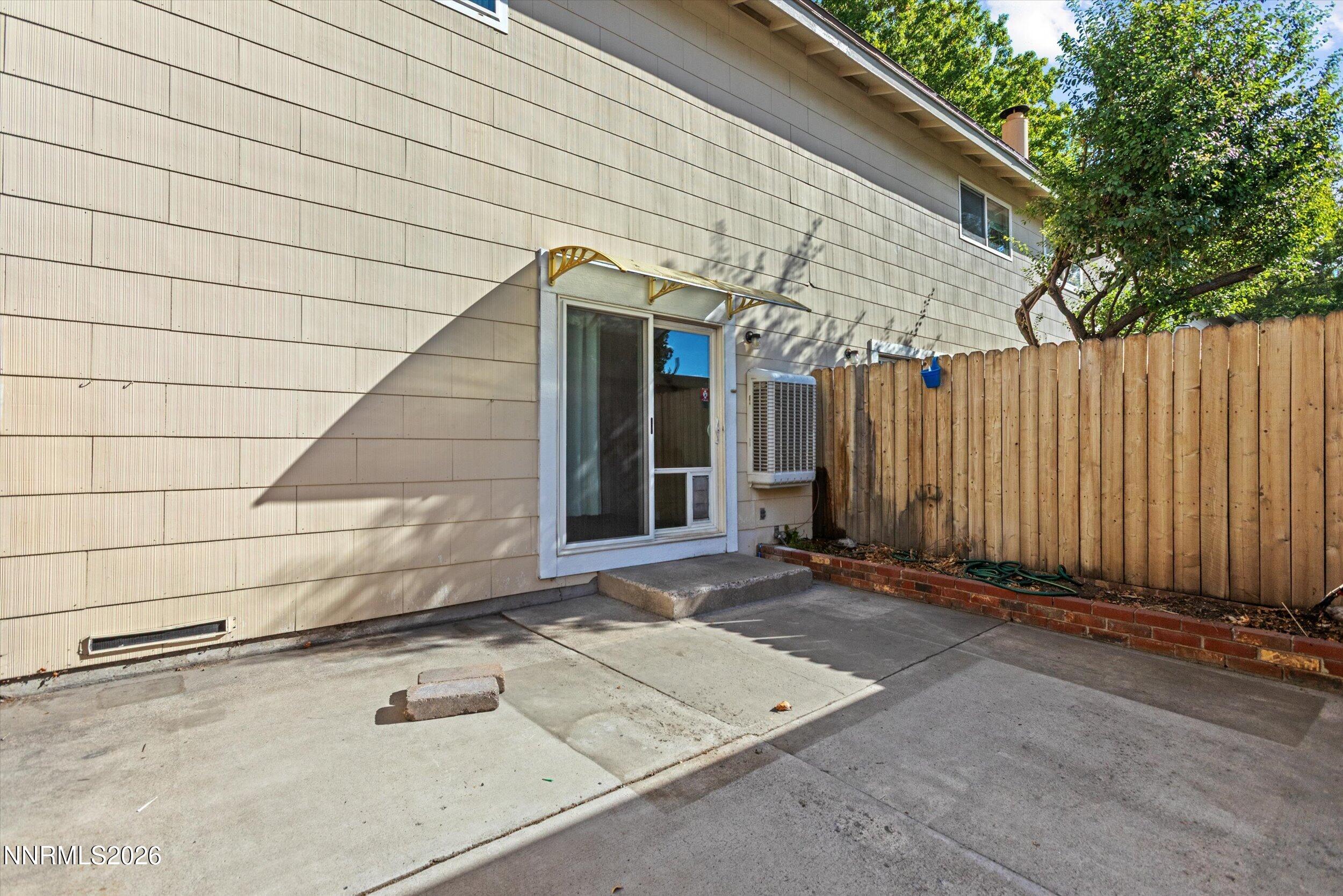 325 Smithridge Park Property Photo 18