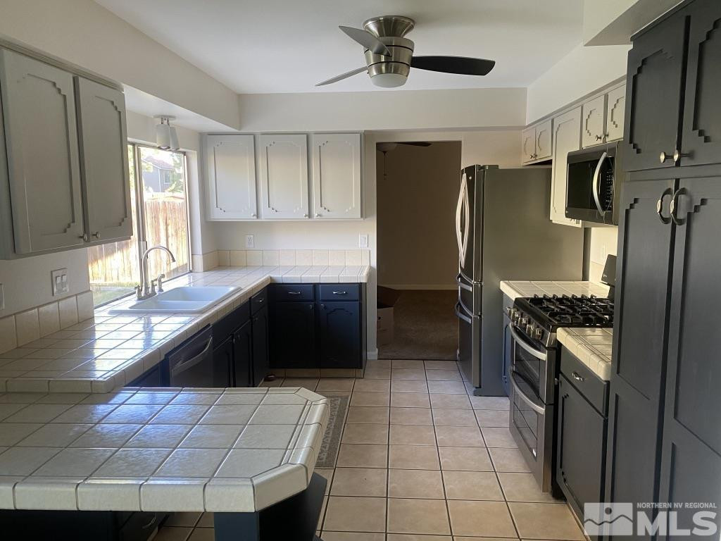 2464 Rosemary Drive Property Photo 4