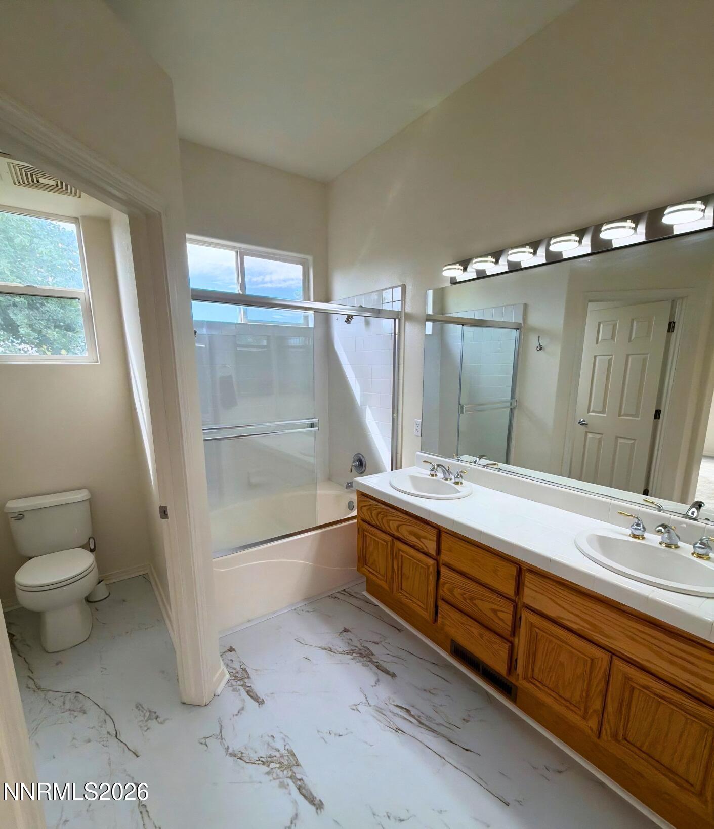 1640 Cattlemen Court Property Photo 9