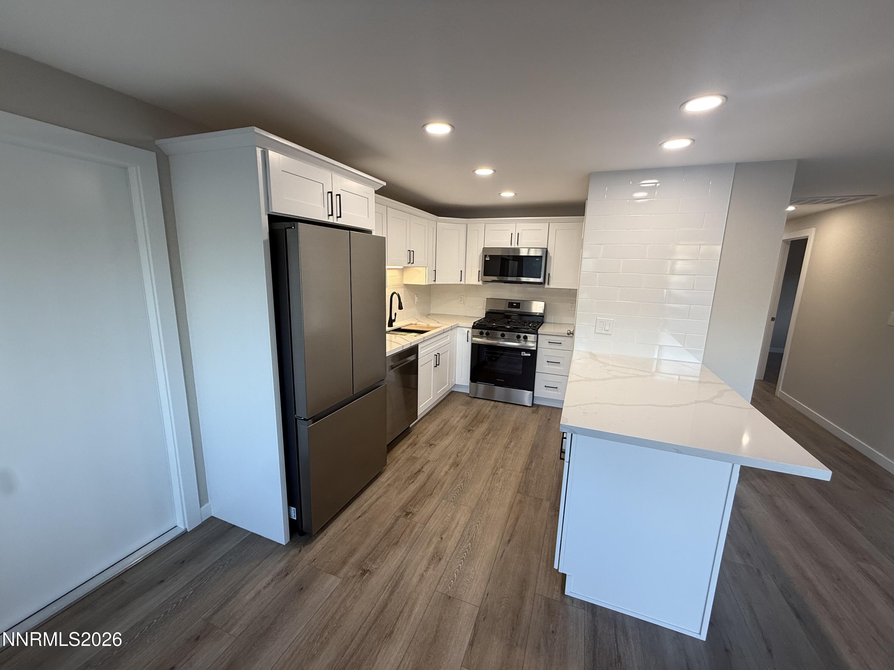 1316 Continental Drive Property Photo 6