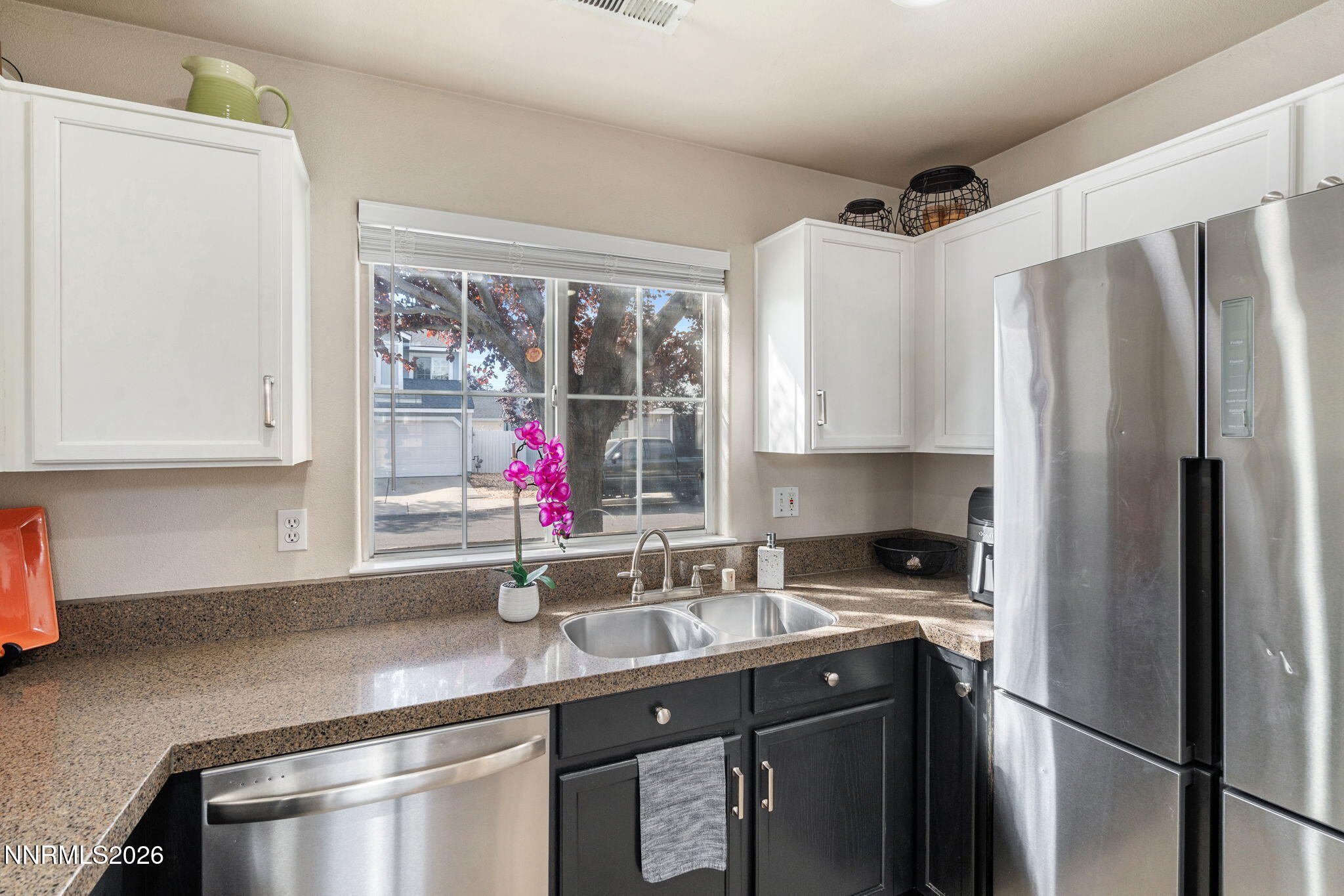 3142 Winter Rose Circle Property Photo 4
