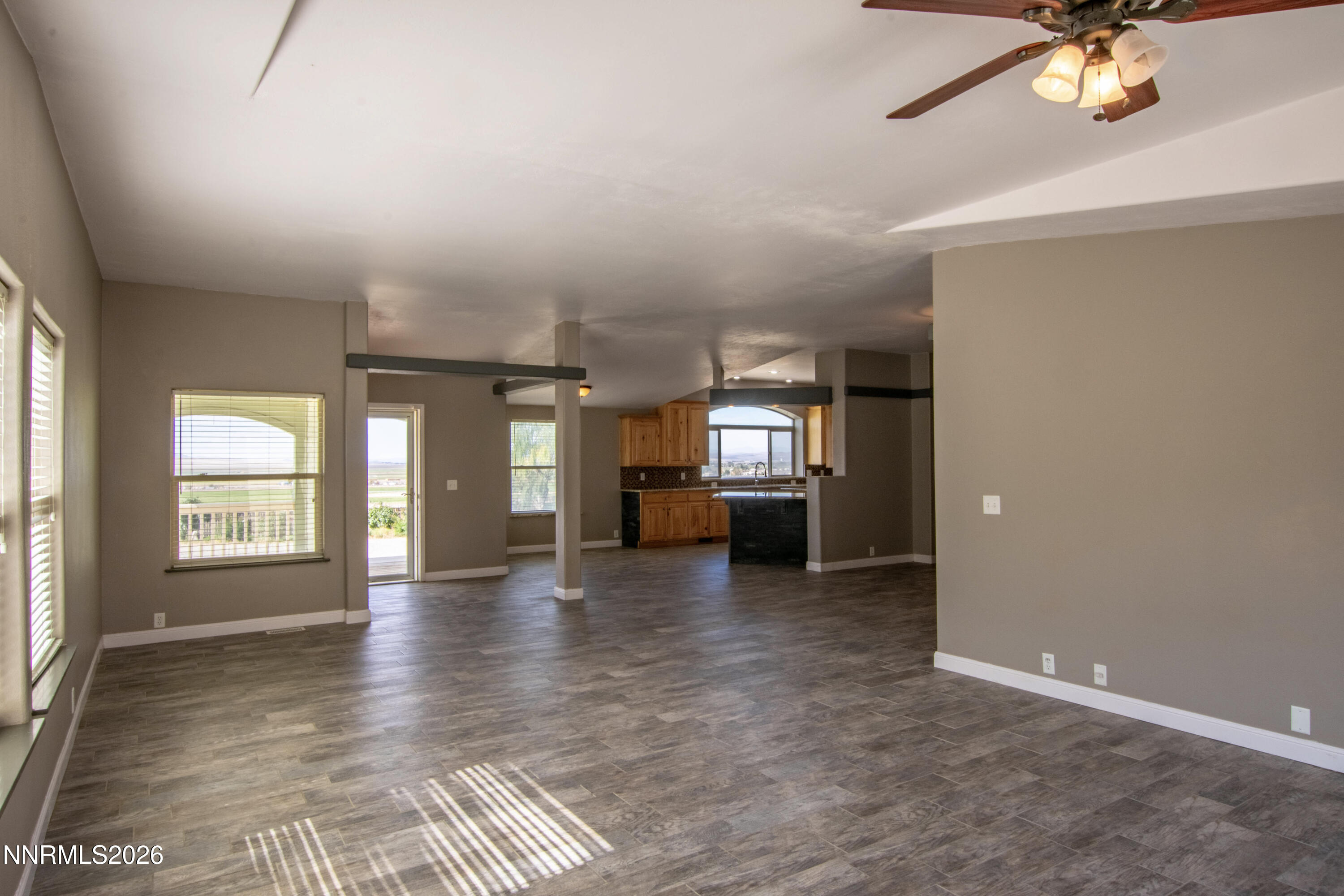 10725 Spur Street Property Photo 6