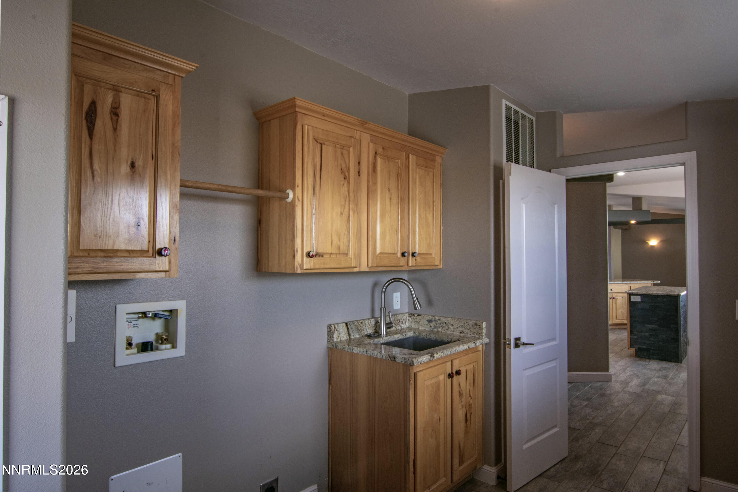 10725 Spur Street Property Photo 12