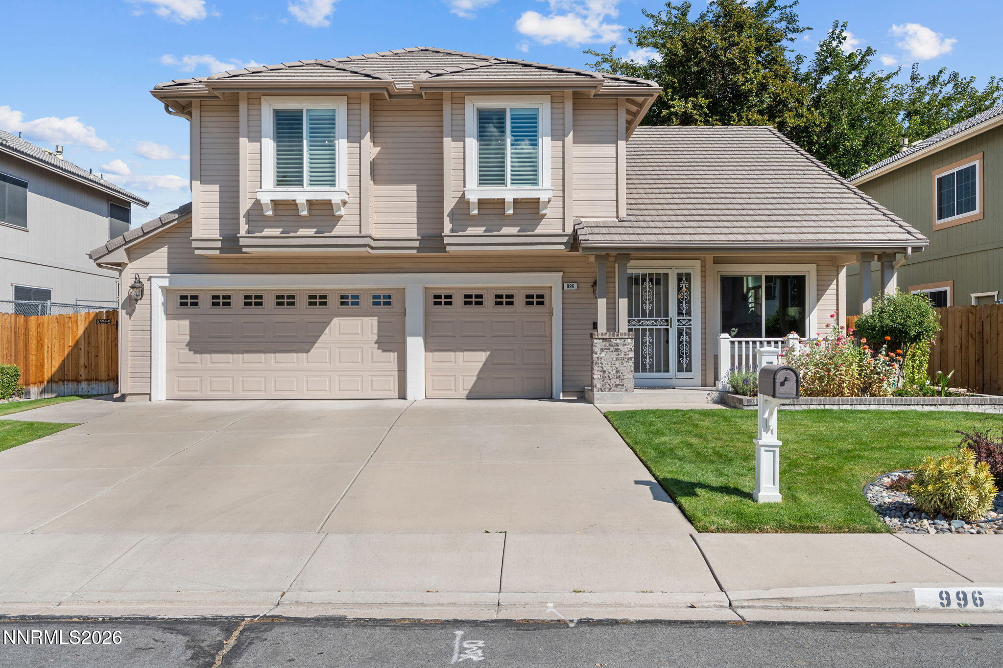 996 Country Ridge Drive Property Photo 1