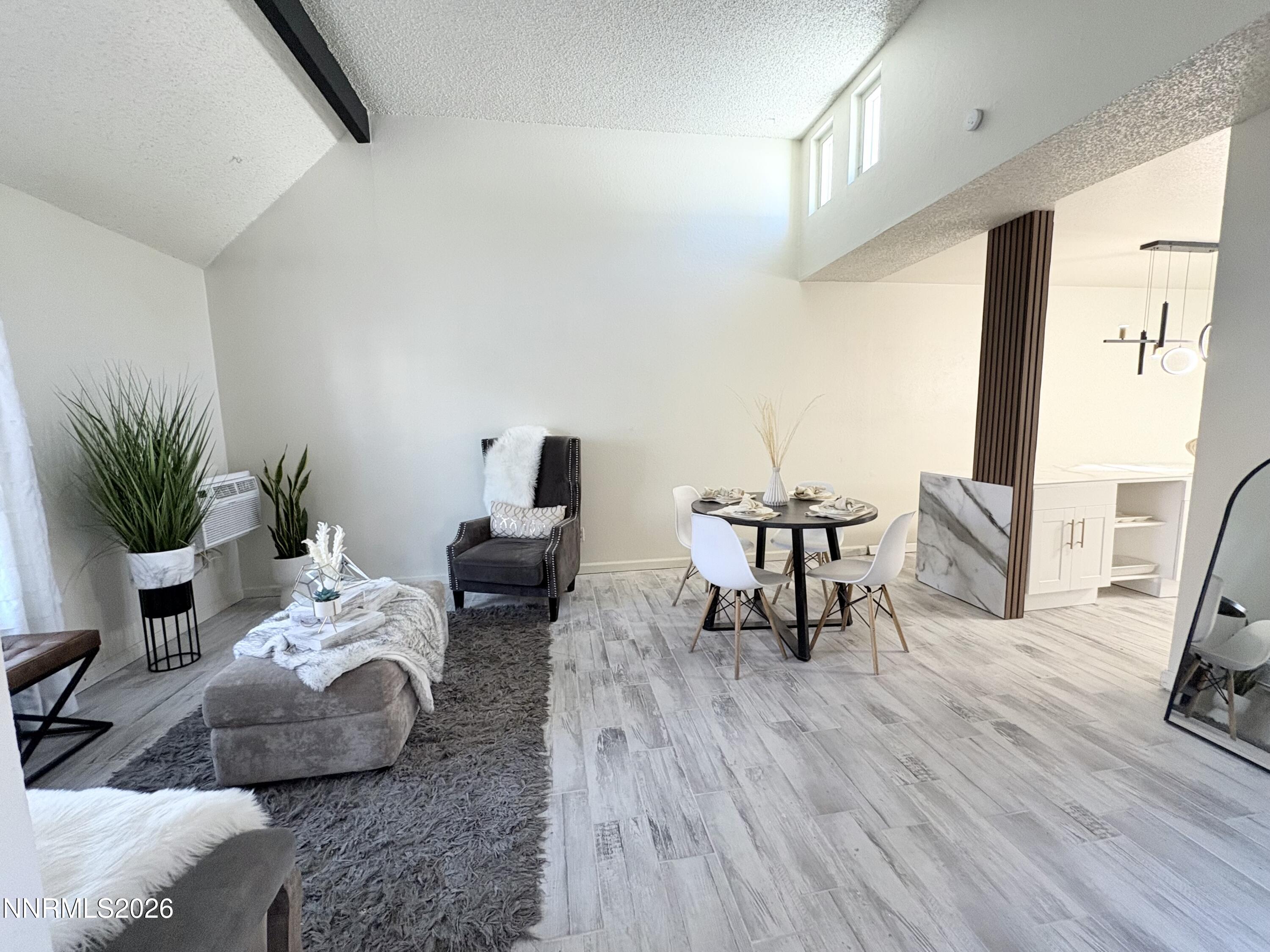1009 Baywood Drive C Property Photo 3