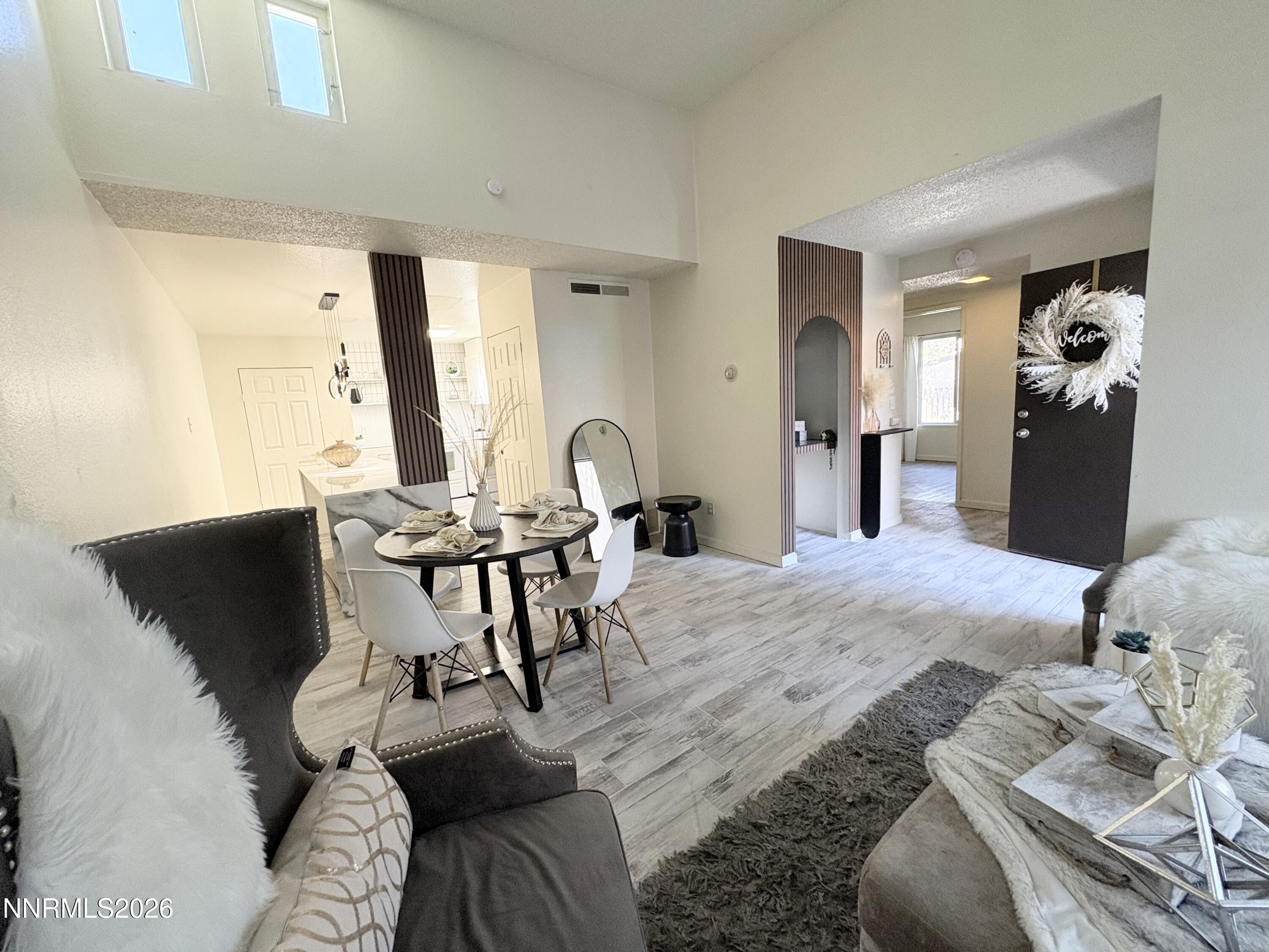 1009 Baywood Drive C Property Photo 5